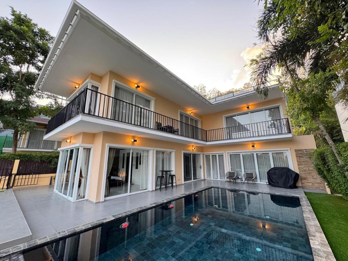 Holiday home V166 Luxury With Ocean Views & Private Rooftop Jacuzzi *