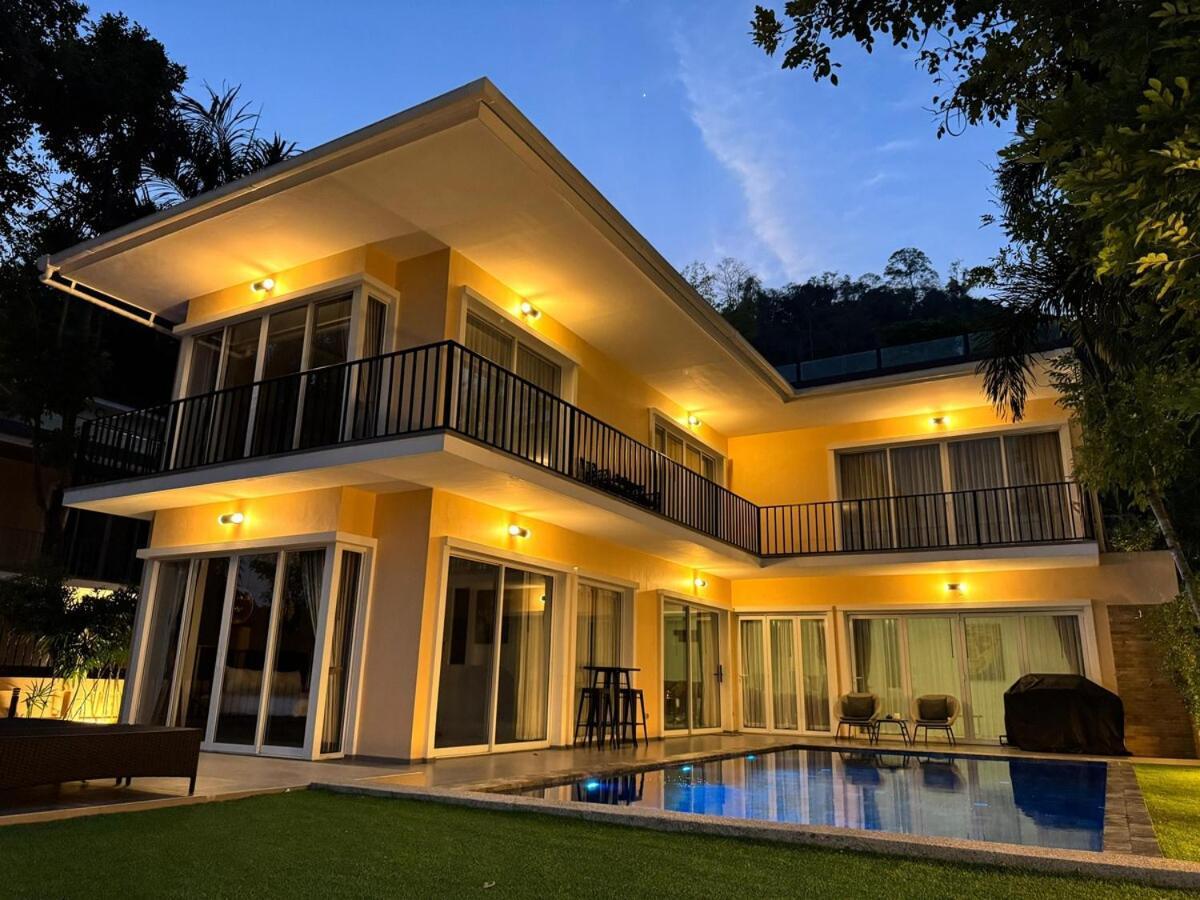 V166 Luxury With Ocean Views & Private Rooftop Jacuzzi Holiday home Ban Na Kok