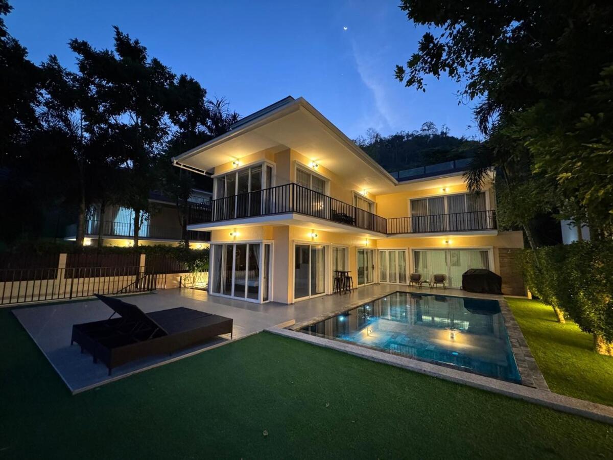 V166 Luxury With Ocean Views & Private Rooftop Jacuzzi *