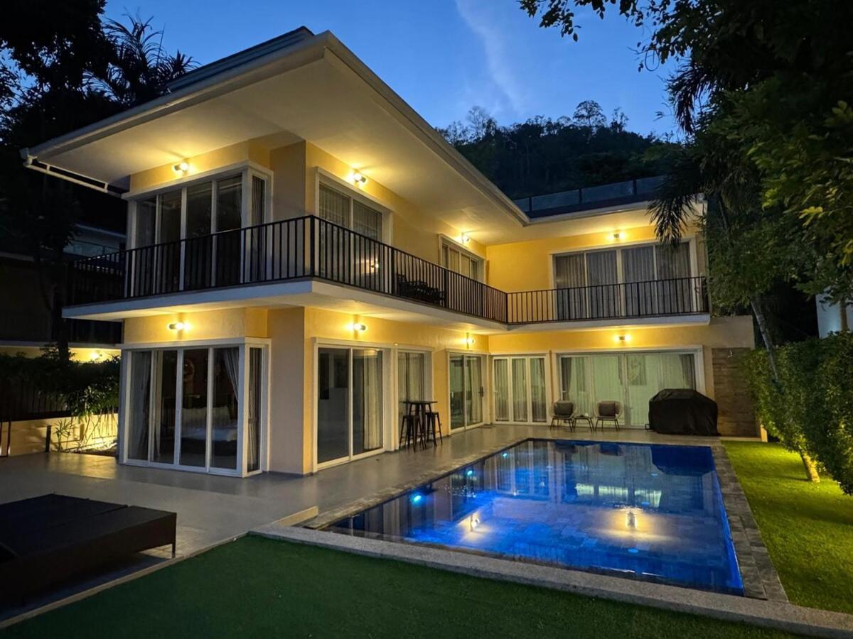 V166 Luxury With Ocean Views & Private Rooftop Jacuzzi Holiday home *