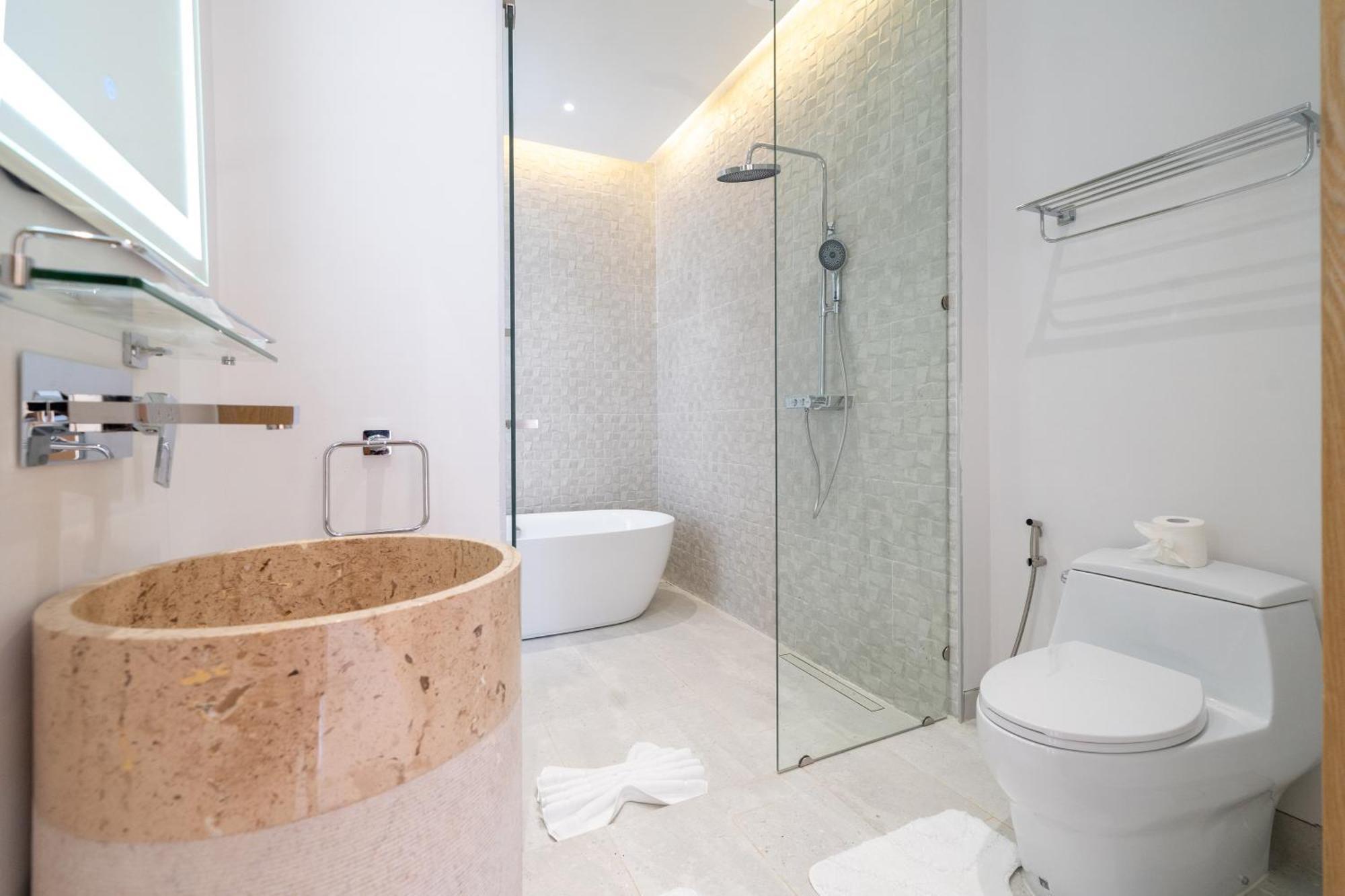 Brand New & Modern Luxury 4br Pool In Lux Pride 2 V12 Villa *