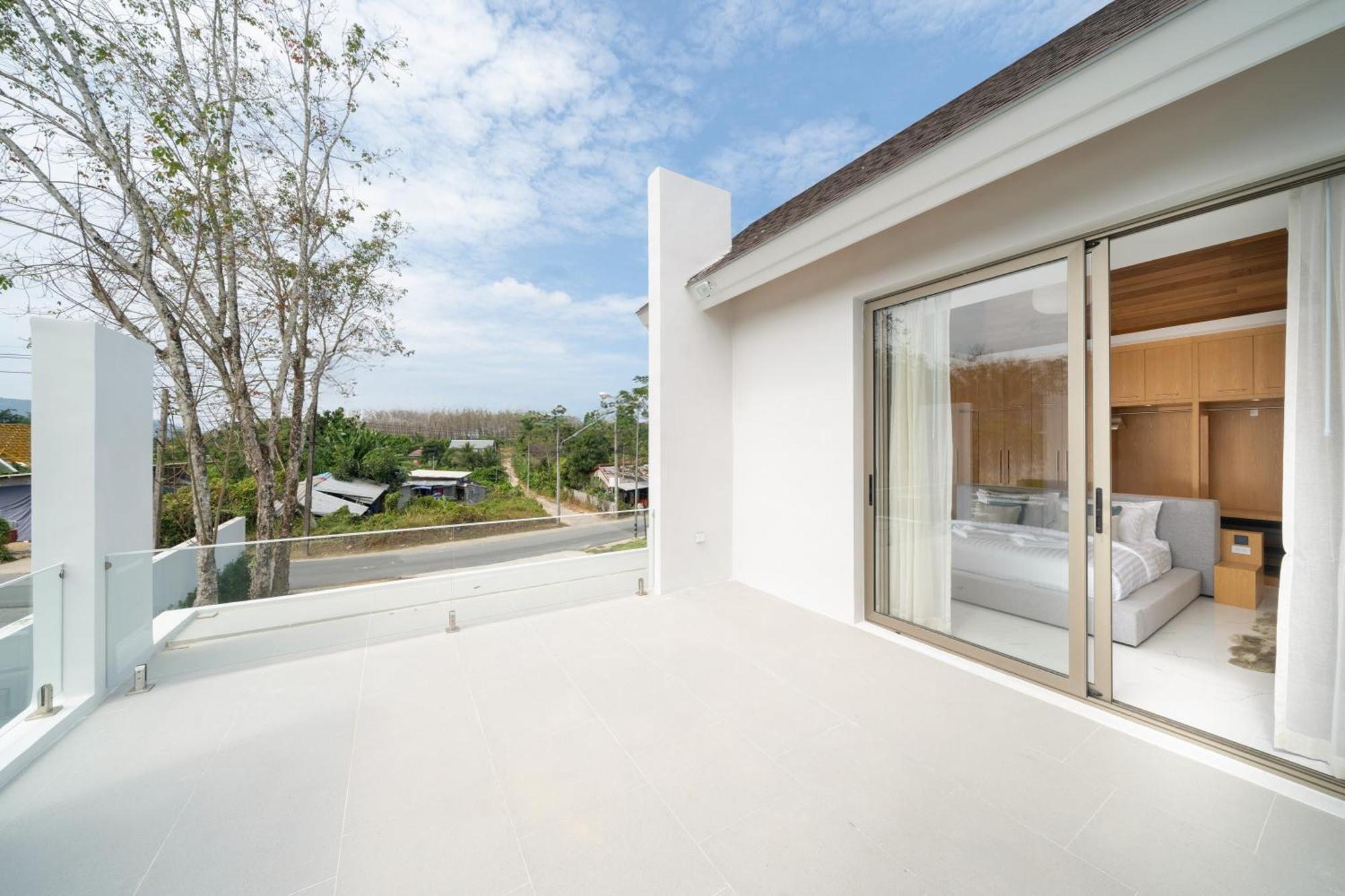 Brand New & Modern Luxury 4br Pool In Lux Pride 2 V12 Villa
