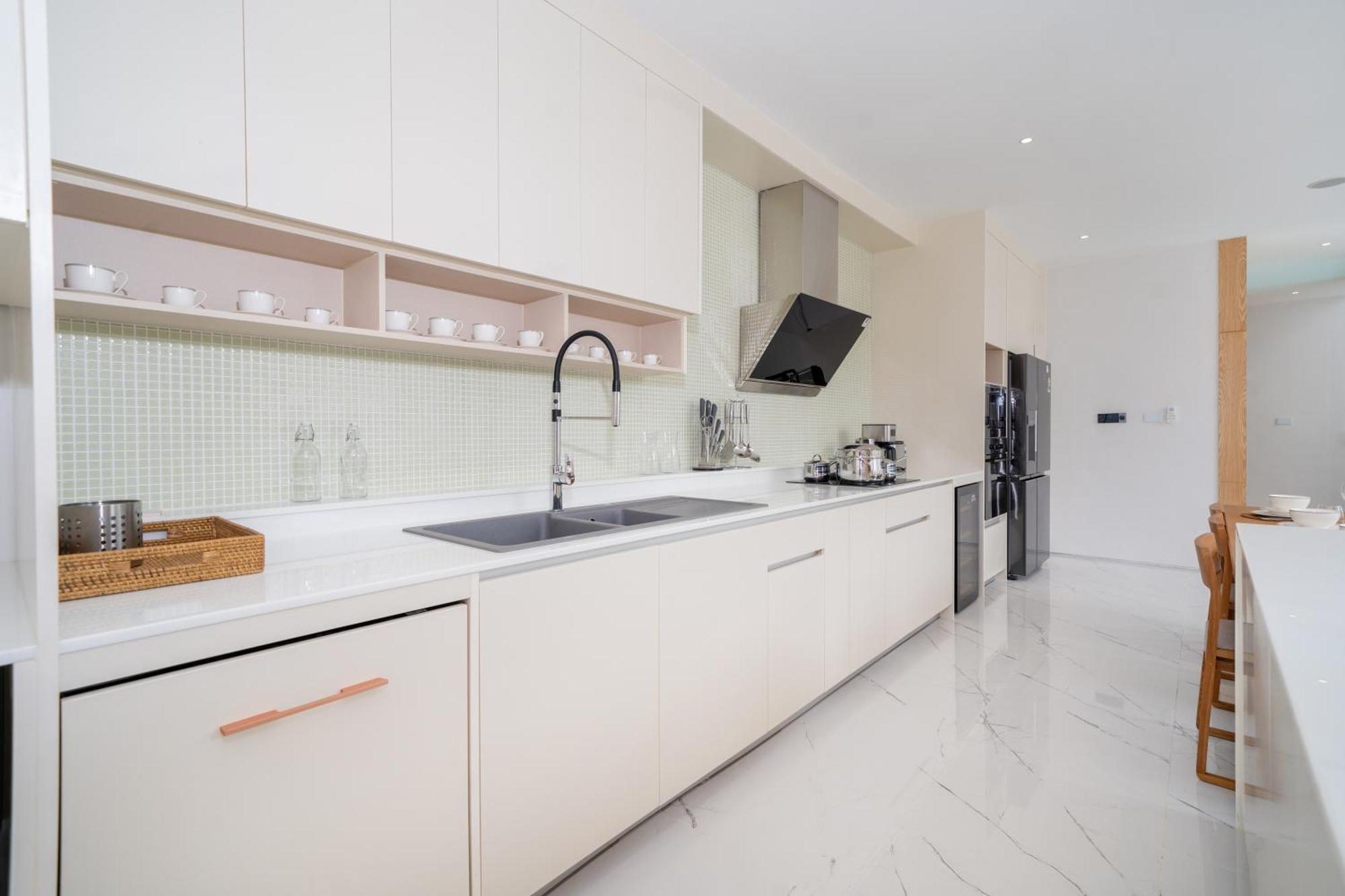 Brand New & Modern Luxury 4br Pool In Lux Pride 2 V12 Villa