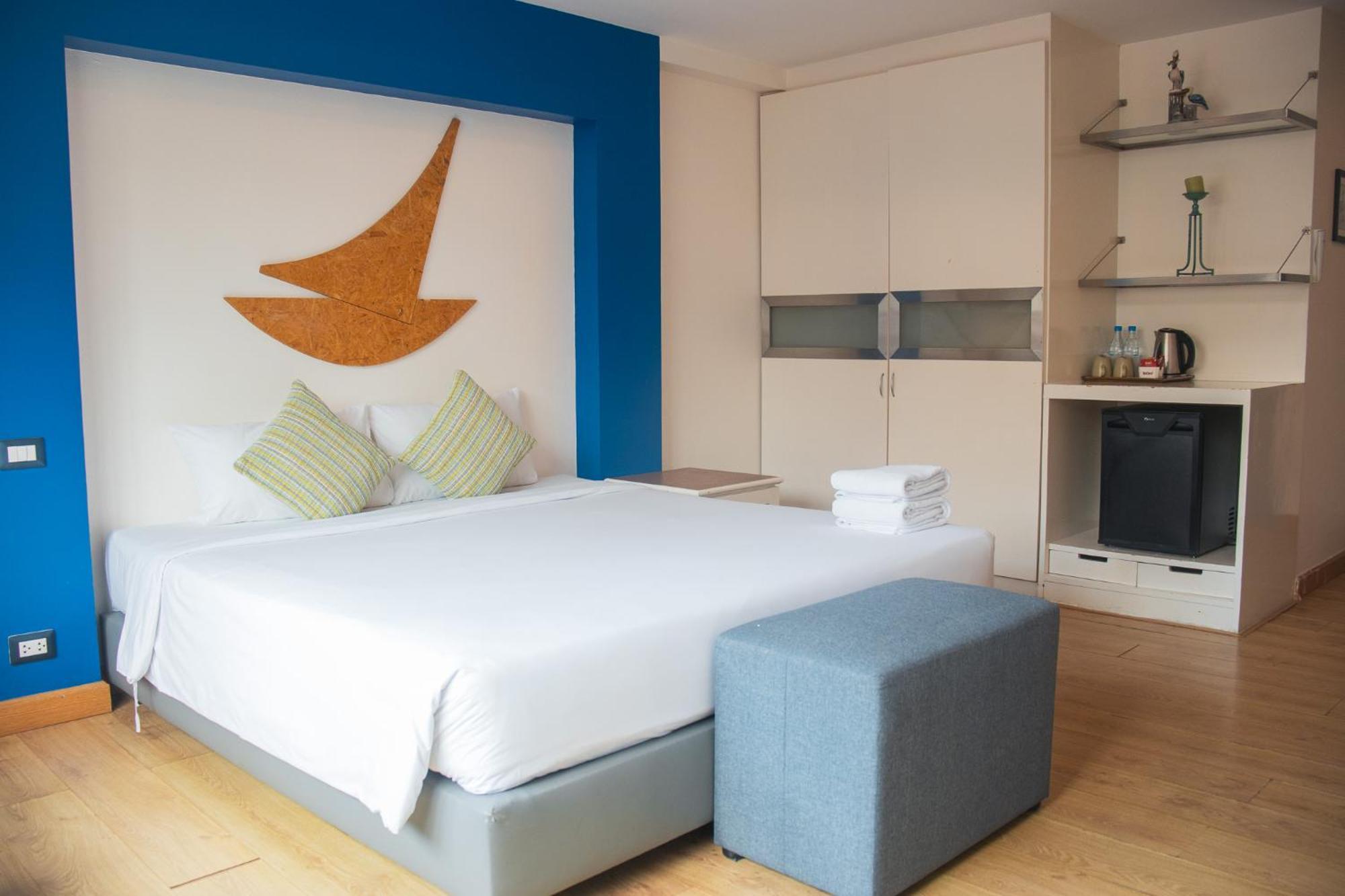 The Blue Pearl Kata Hotel