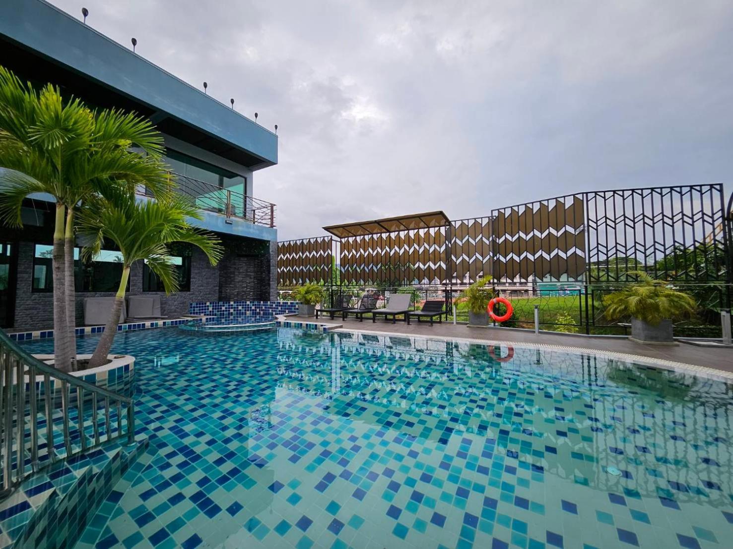 Hotel Little Loft 4*