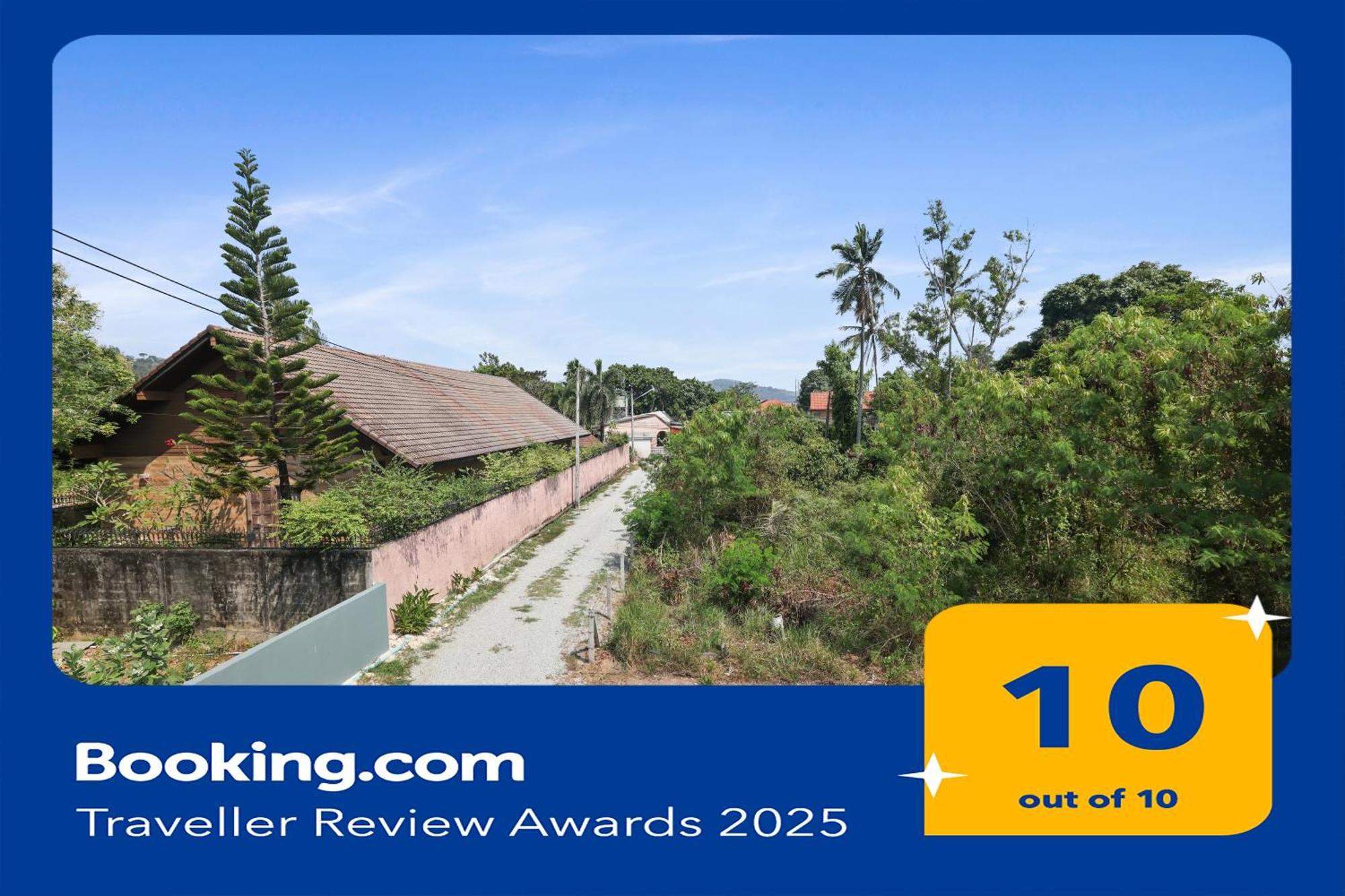 Villa Phuket-chalong 3-bedrooms 240m2 Private Xlarge Family