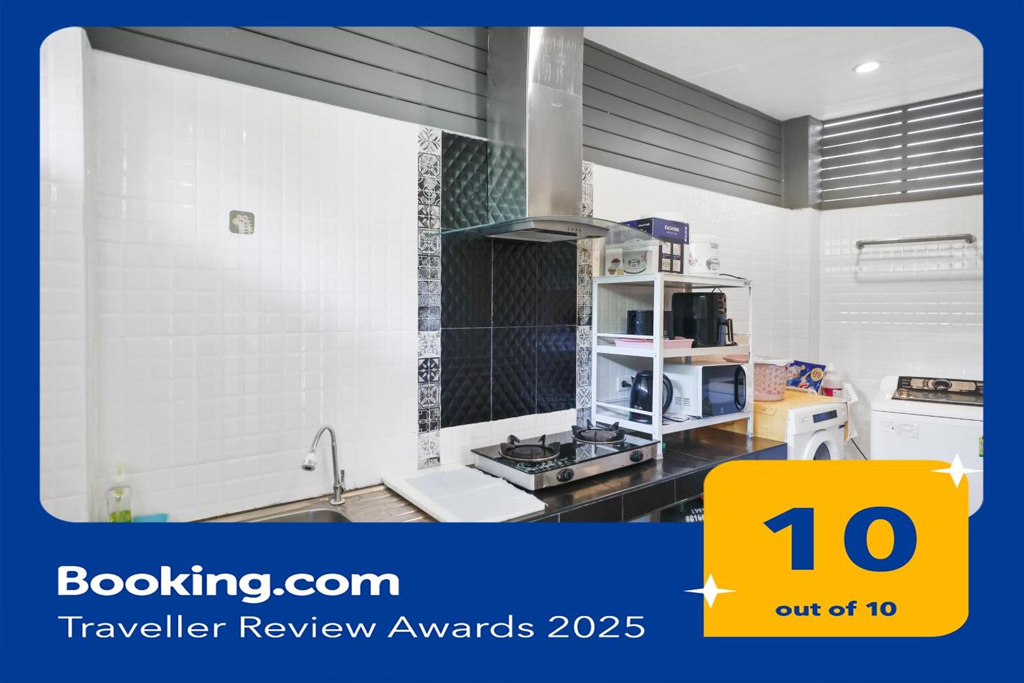 Phuket-chalong 3-bedrooms 240m2 Private Xlarge Family * Chalong