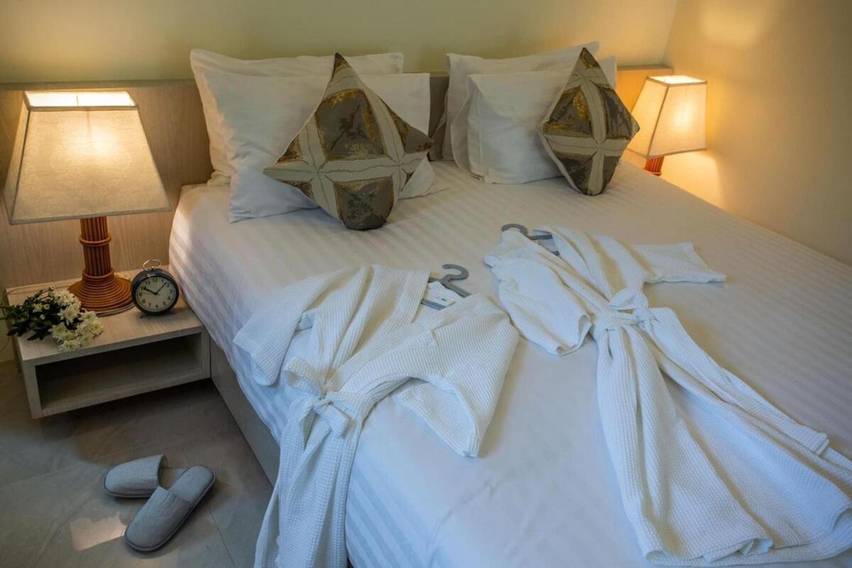 Phuket Pool Villa, 10 Min Walk To Rawai Villa Ban Saiyuan