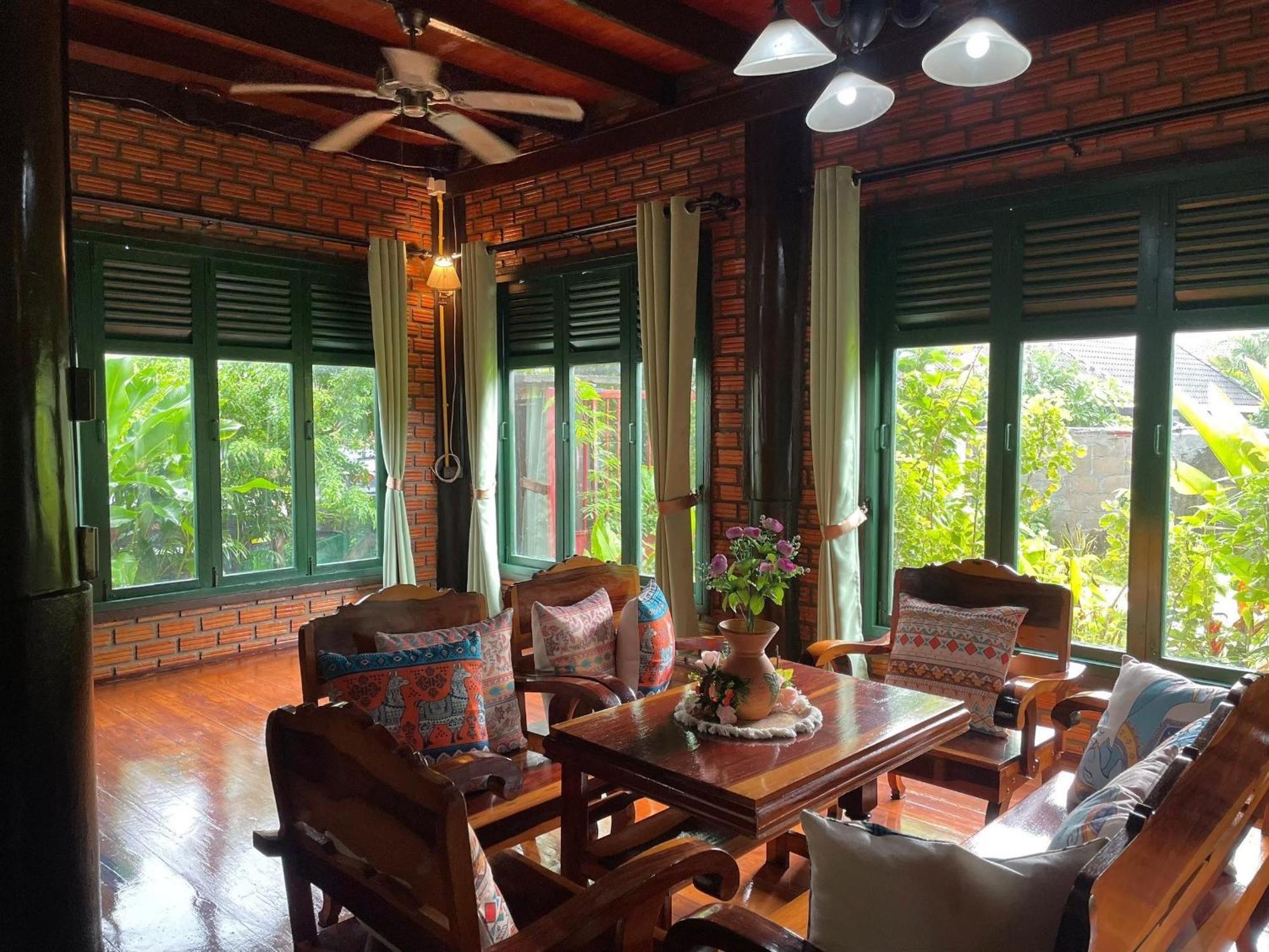 Niyang Siam House * Nai Yang