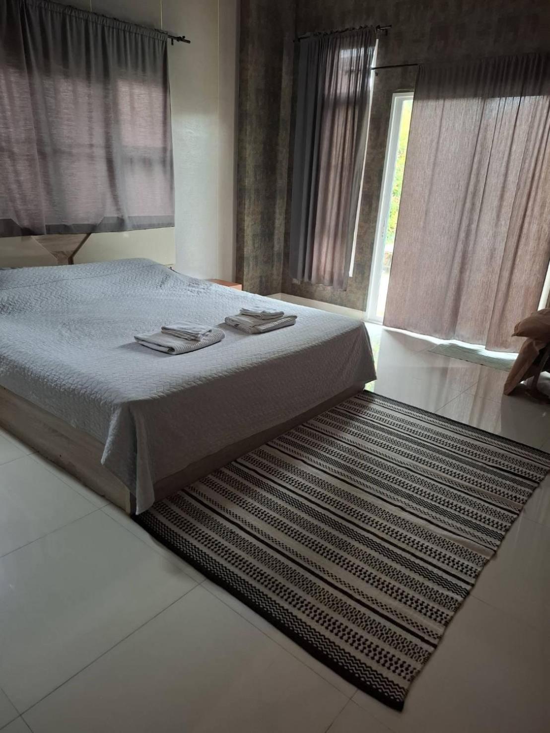 Villa Chalong'da Muhtesem Lokasyon Havuzlu