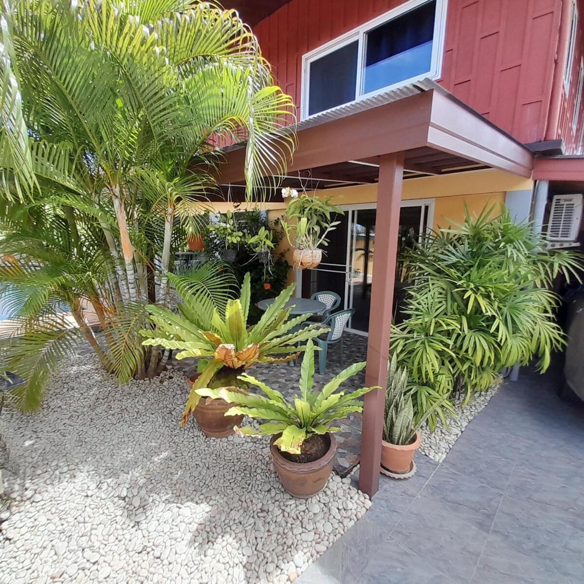 2,5 Zimmerwohnung Mit Pool Und Pavillon *