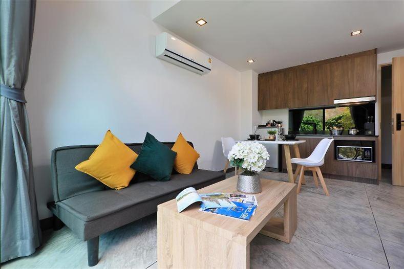 Apartment Duplex Pool Access