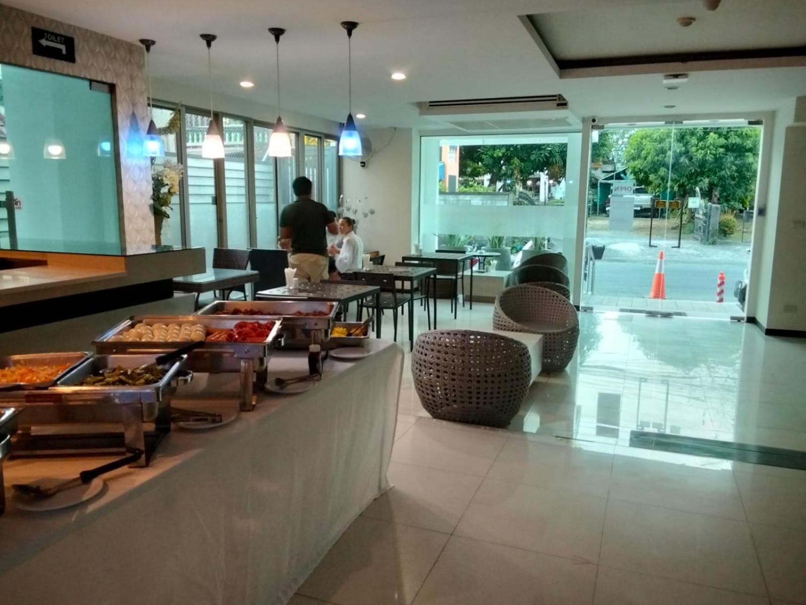 Yenna Hotel Strand Kamala