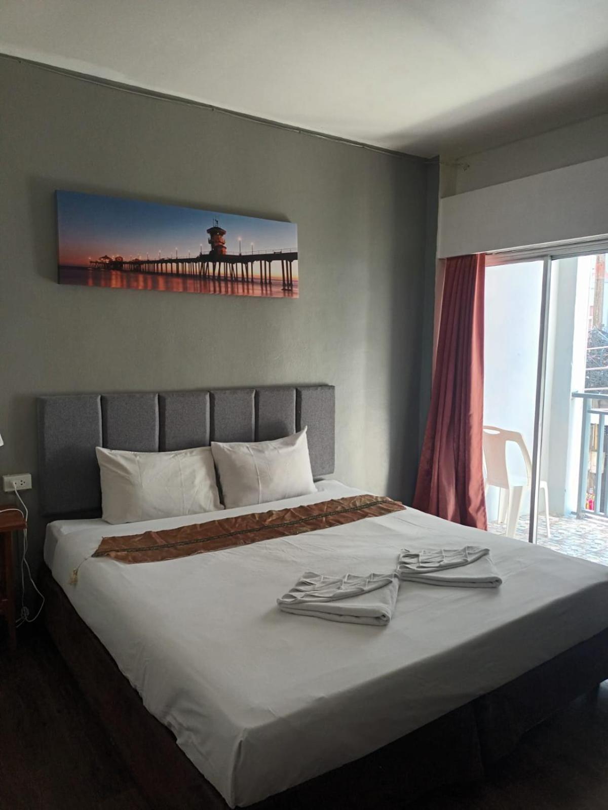 Aparthotel Zephyr House *