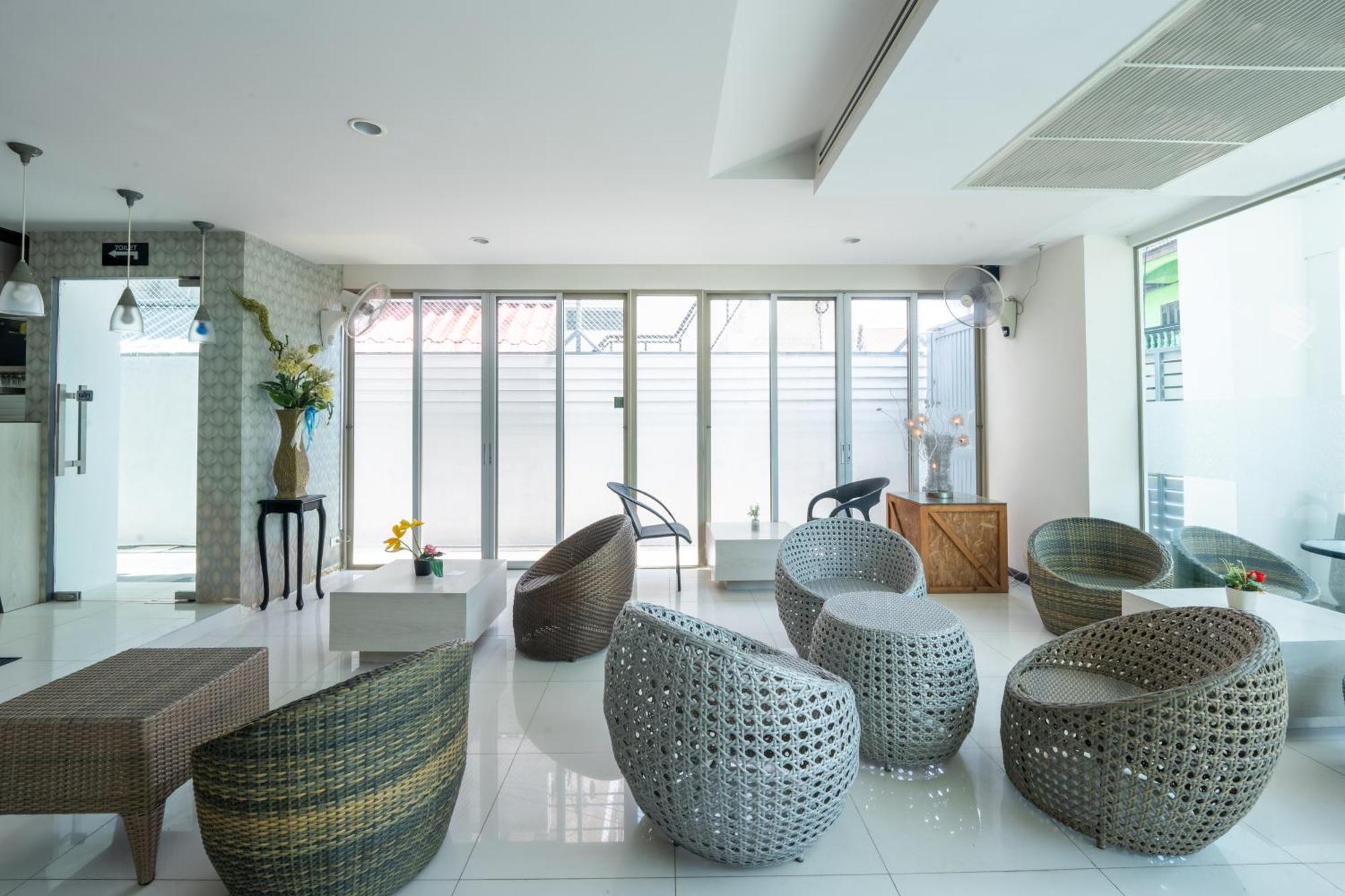 Yenna Hotel Strand Kamala