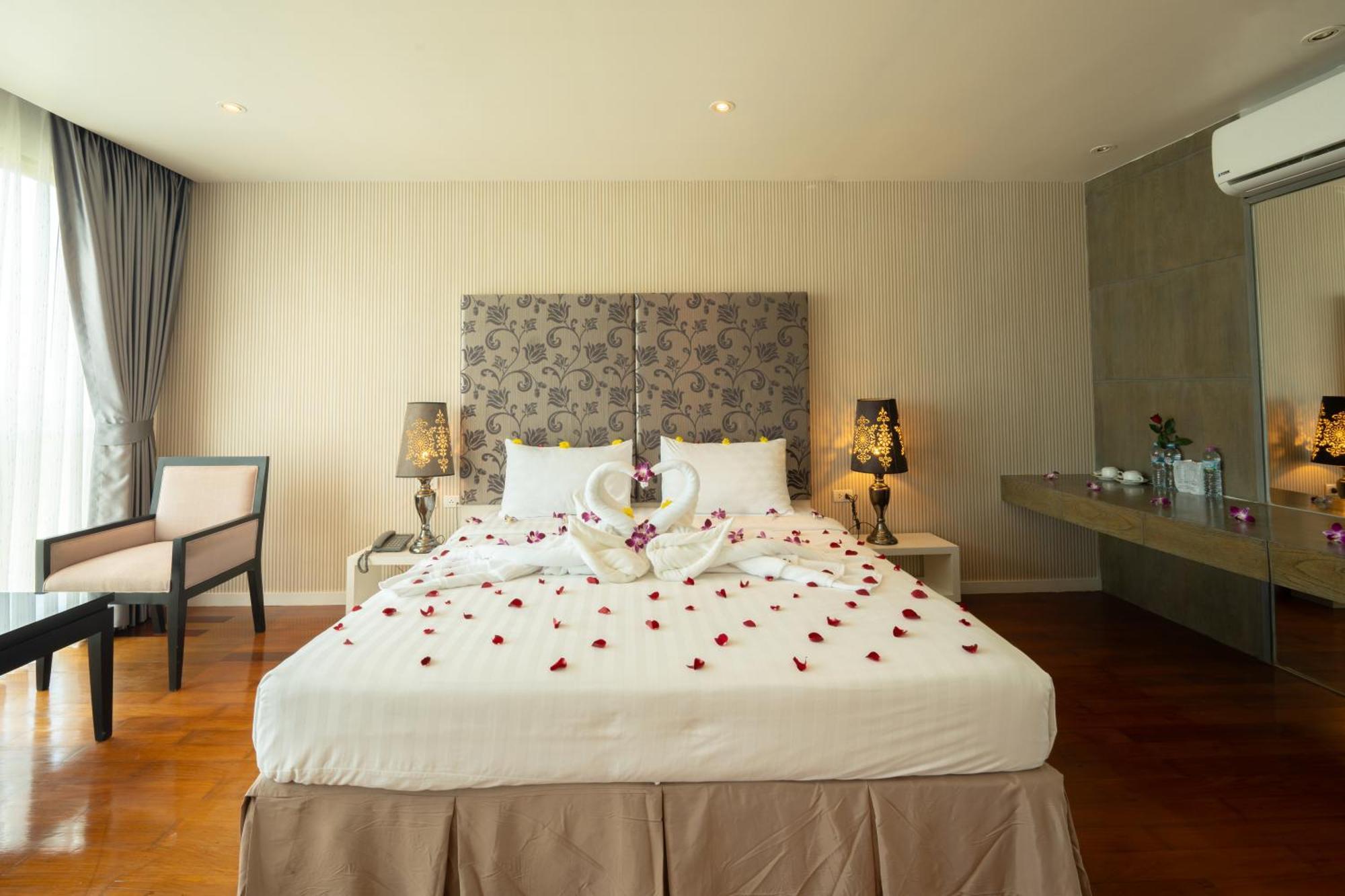 Yenna Hotel 4*