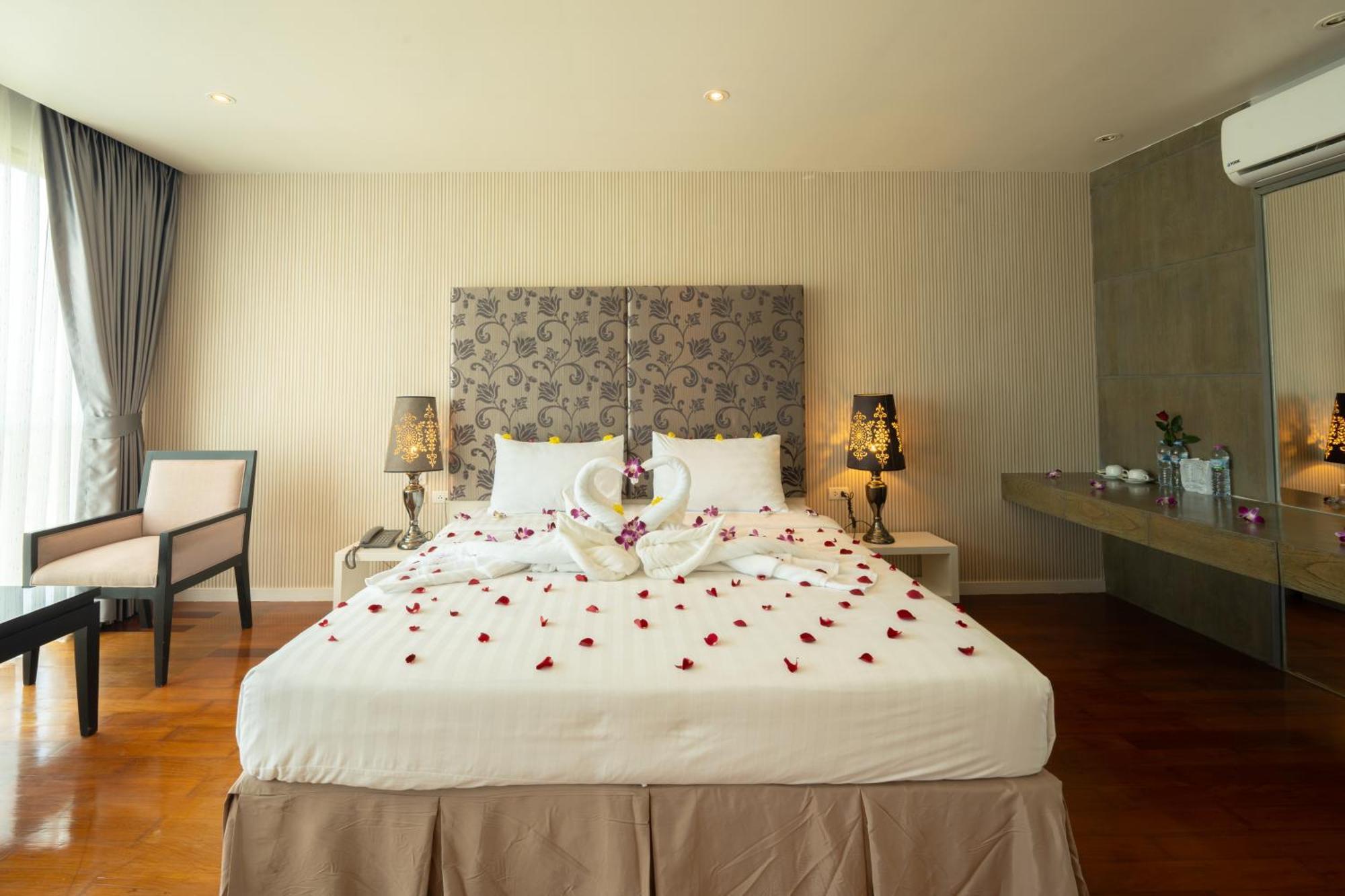 Yenna Hotel 4*