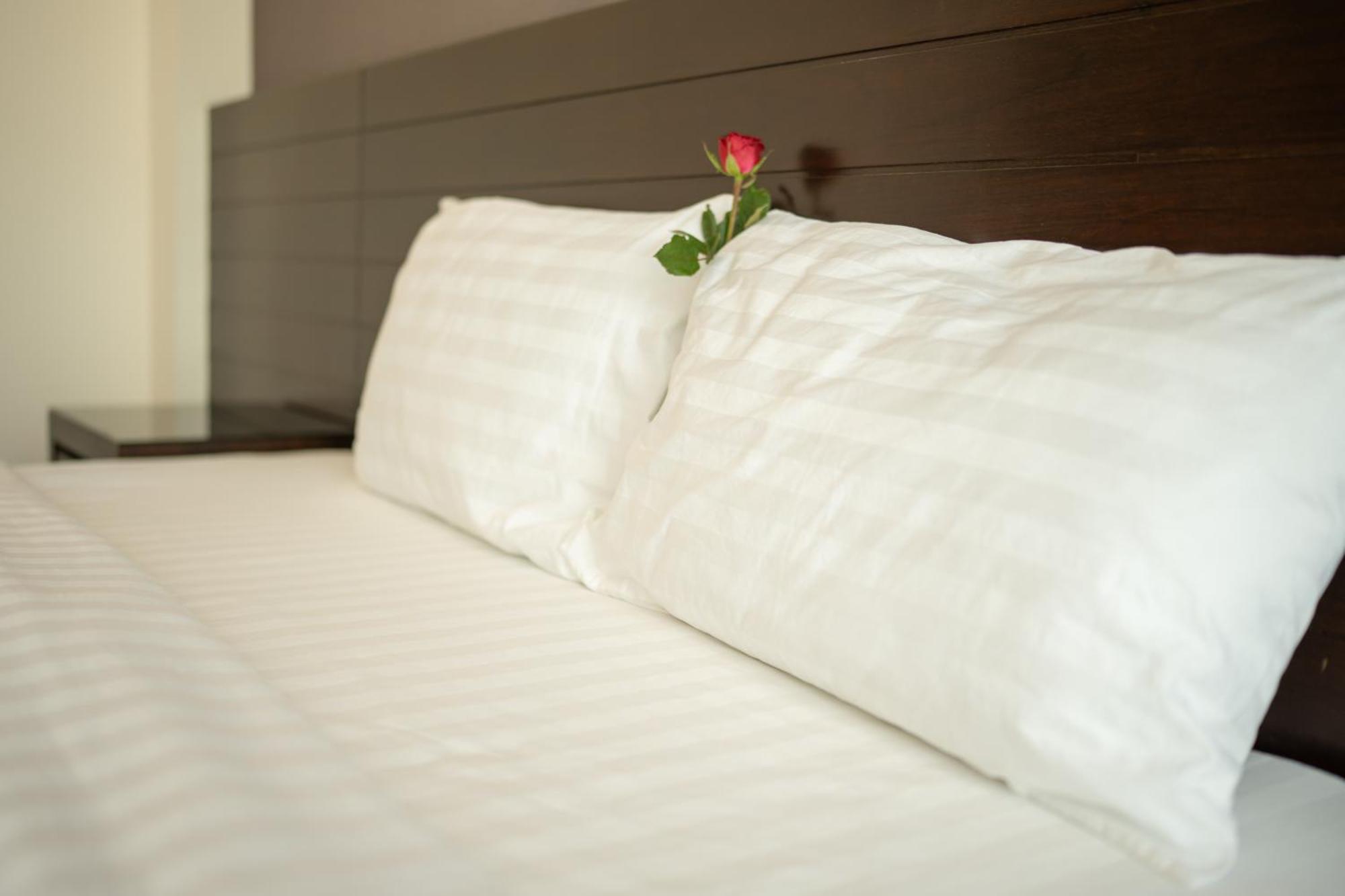 Yenna Hotel Strand Kamala
