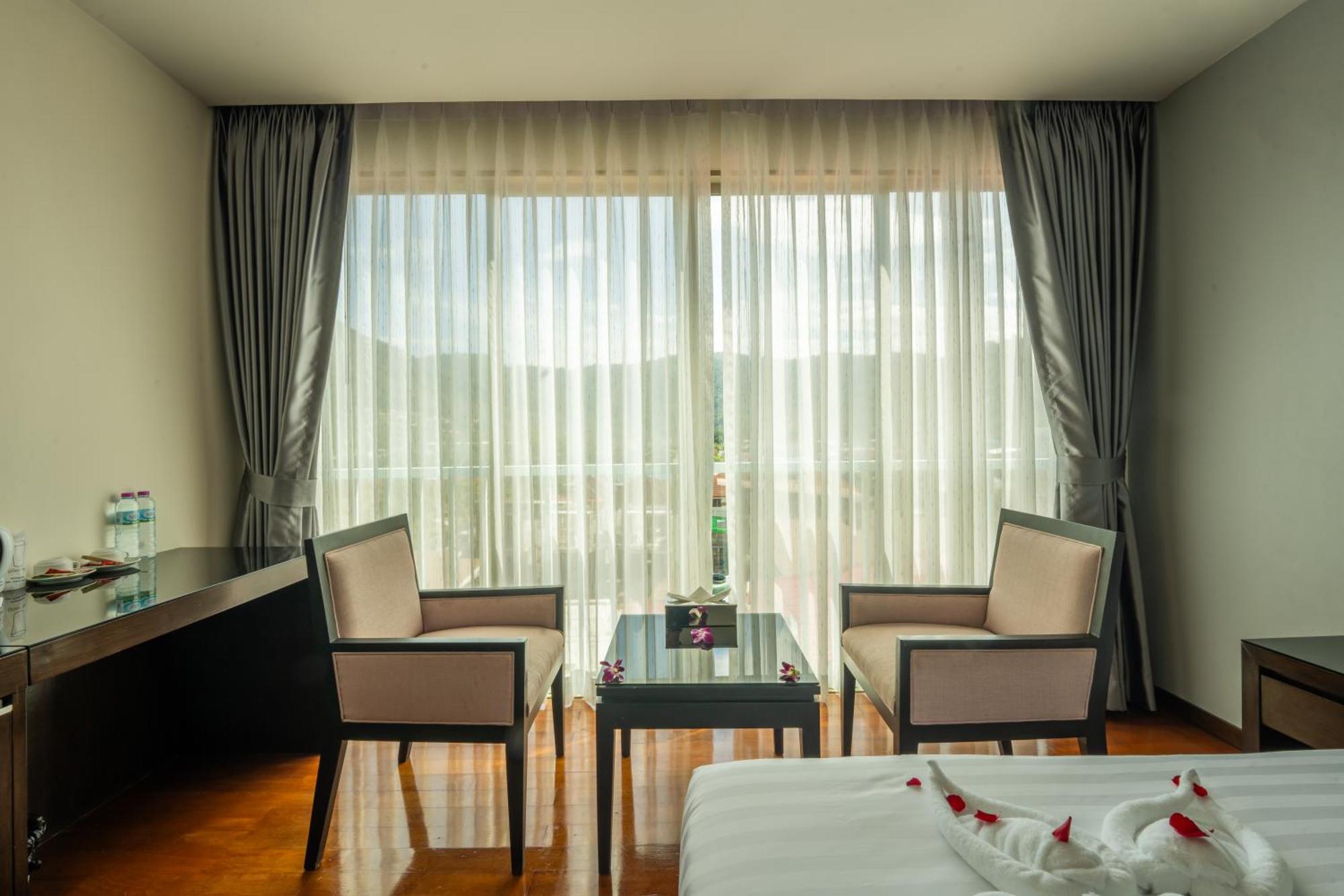 Yenna Hotel 4*