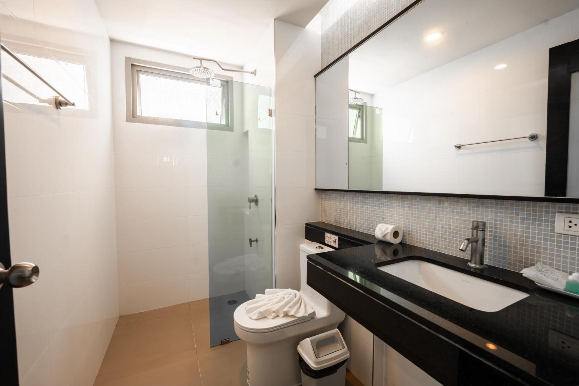 Yenna Hotel Strand Kamala