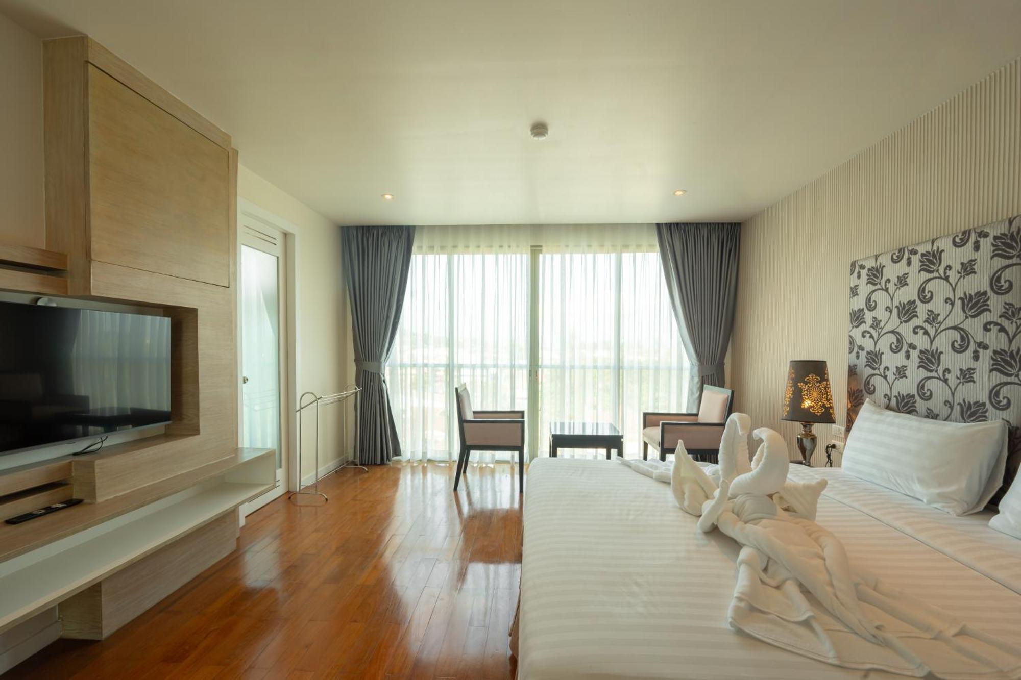 Yenna Hotel
