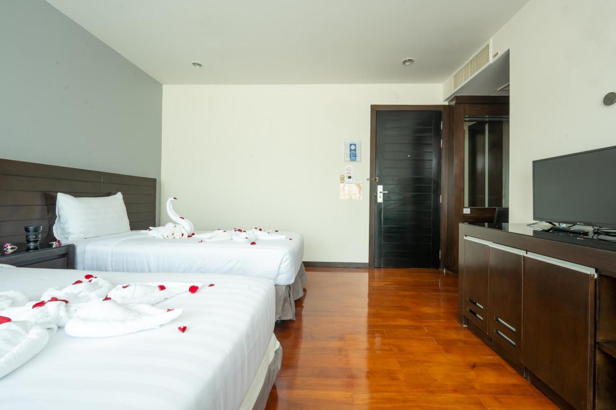 Yenna Hotel Strand Kamala
