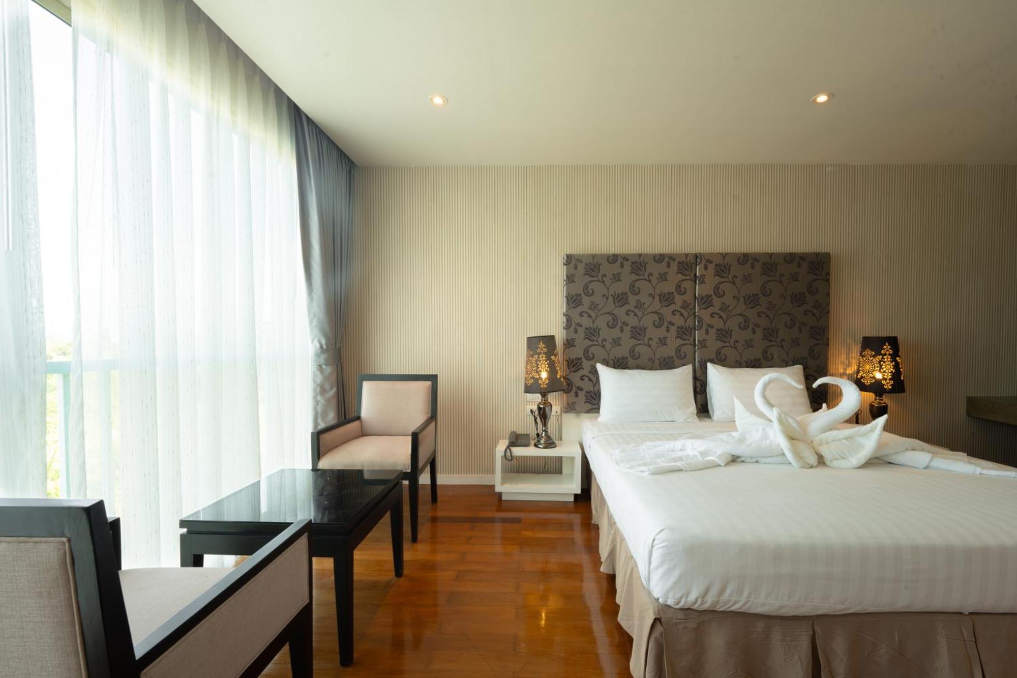 Yenna Hotel 4*