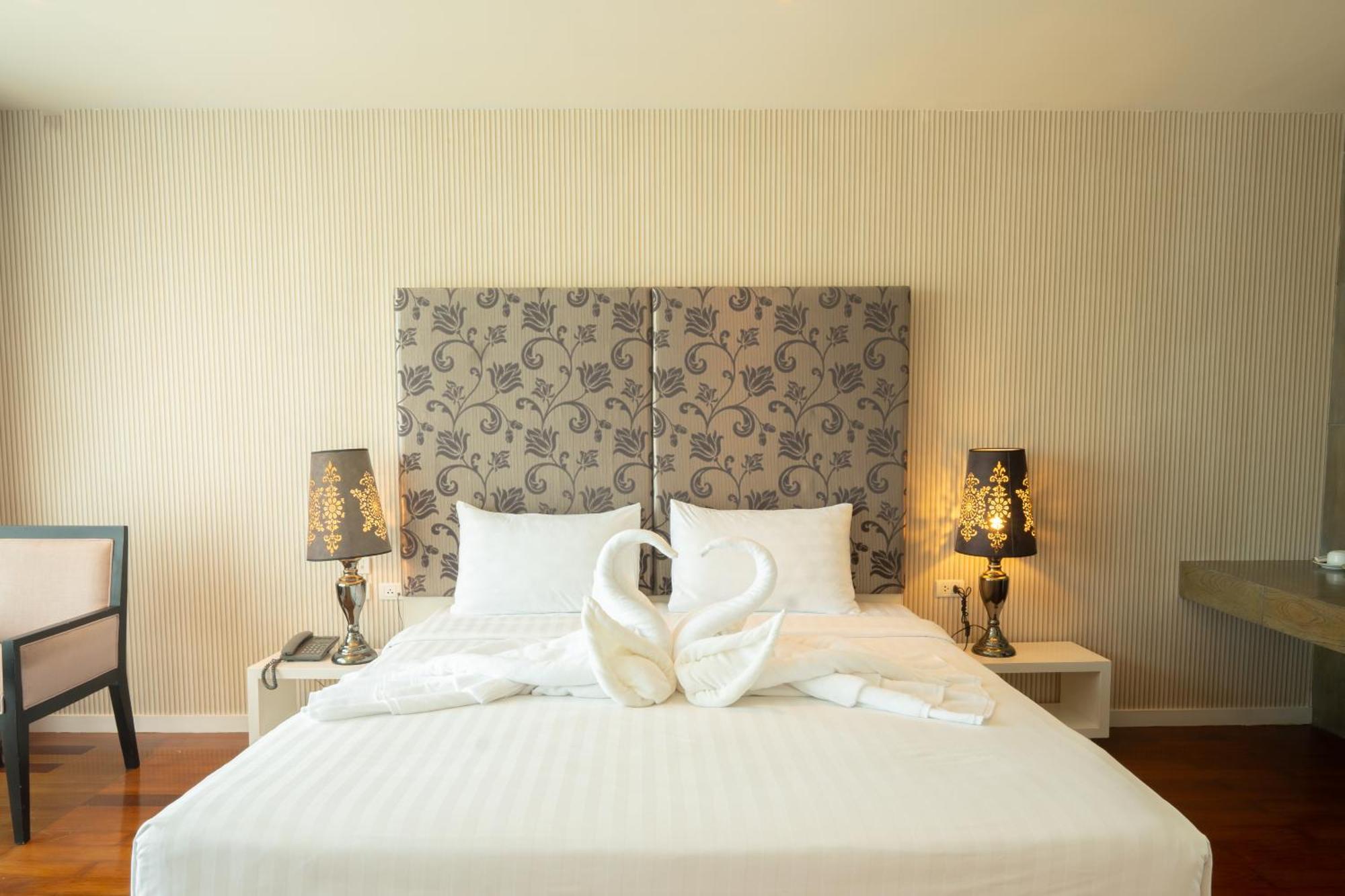 Yenna Hotel