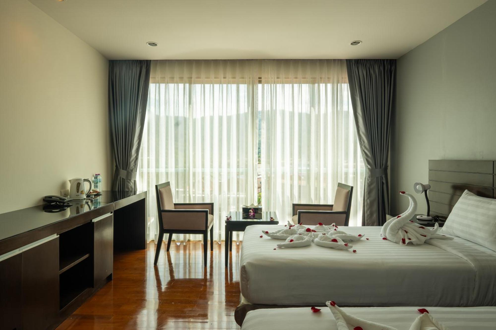 Yenna Hotel