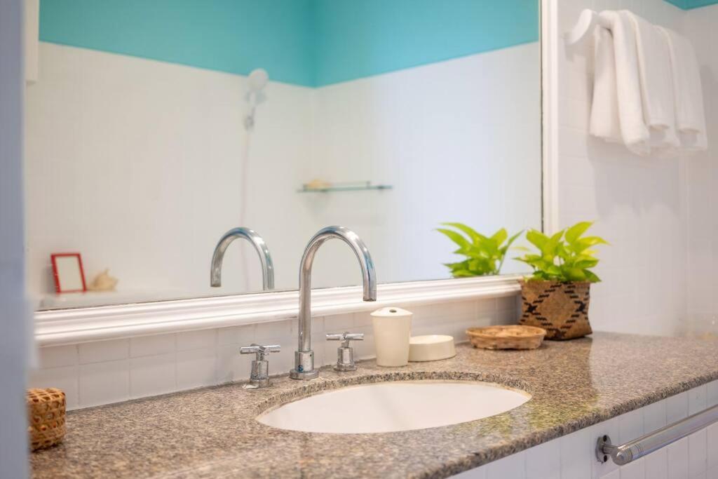 Apartment Waterfront High Tide - Ocean View