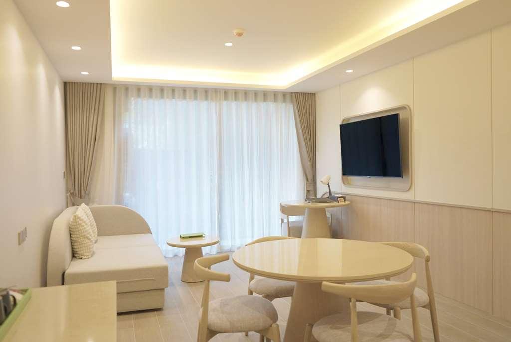 Wyndham Garden Naithon Hotel