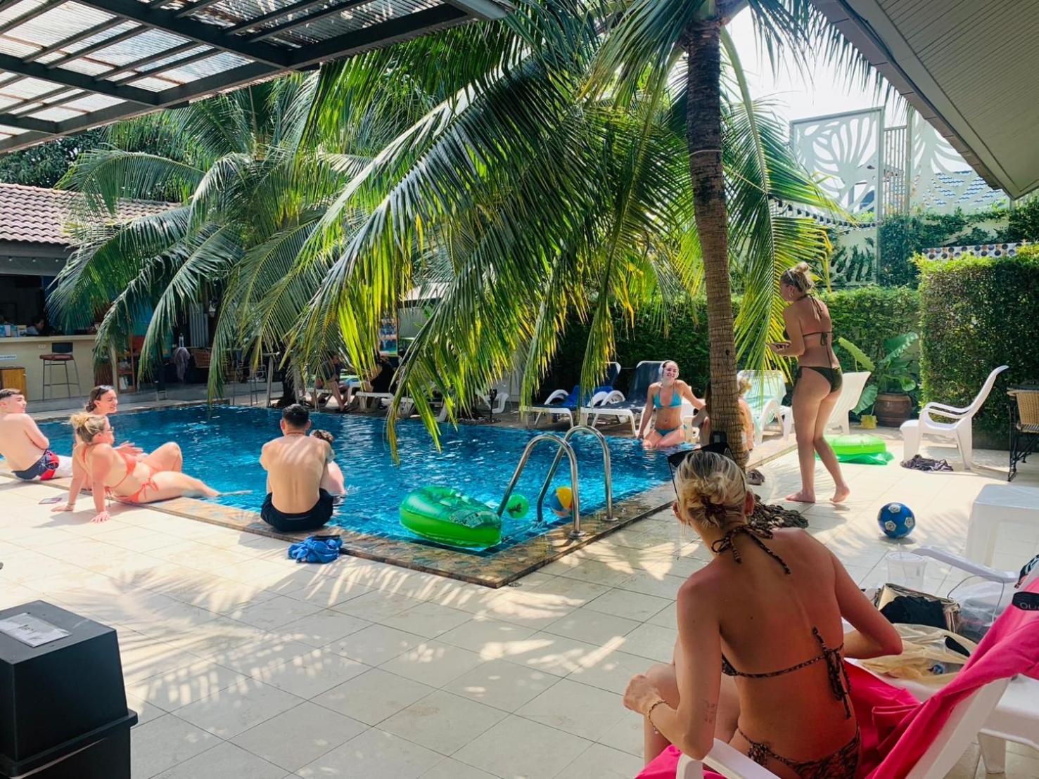 The Snug Airportel - Phuket Airport Gasthof 3*
