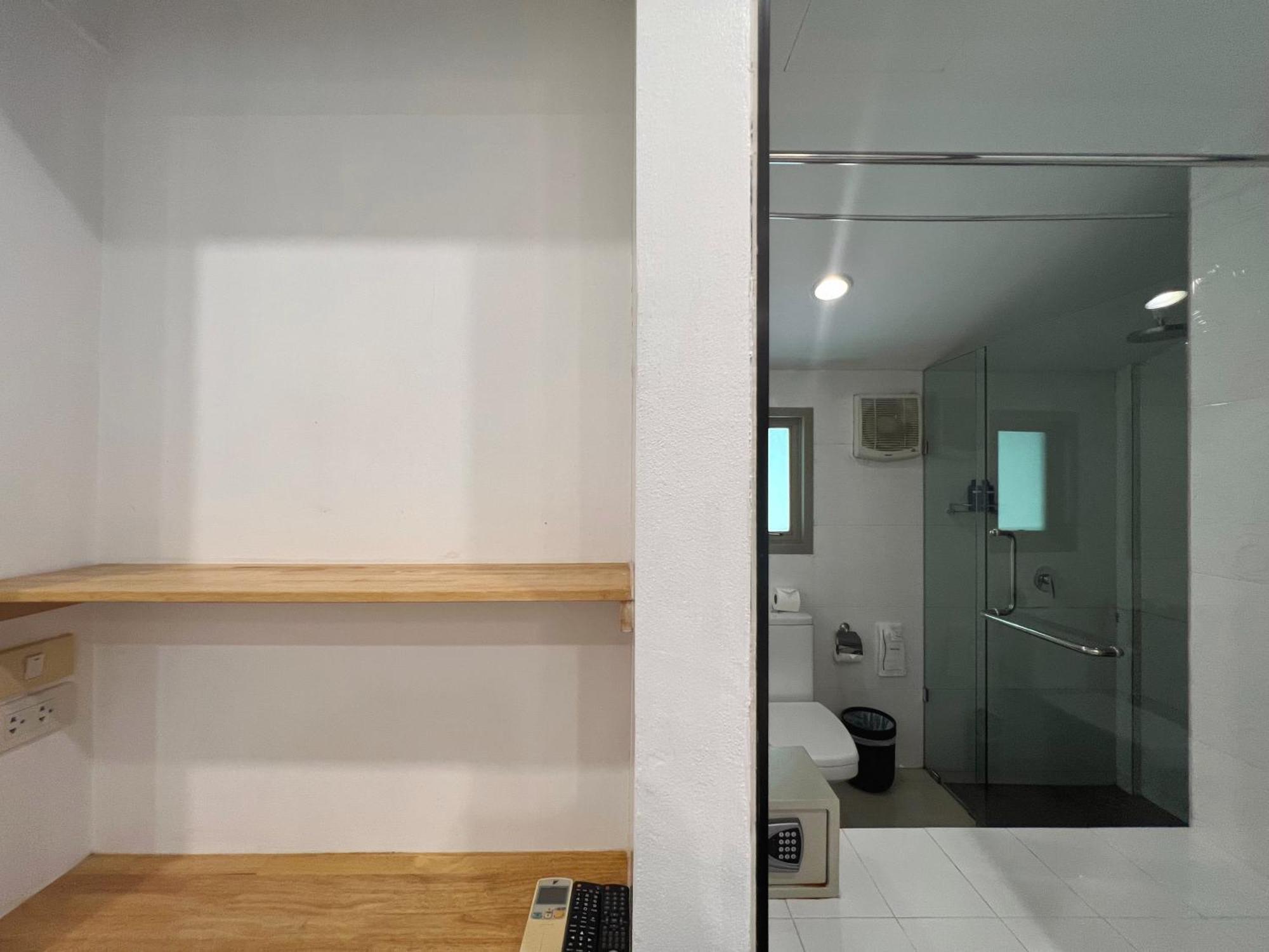 Gasthof The Snug Airportel - Phuket Airport 3*