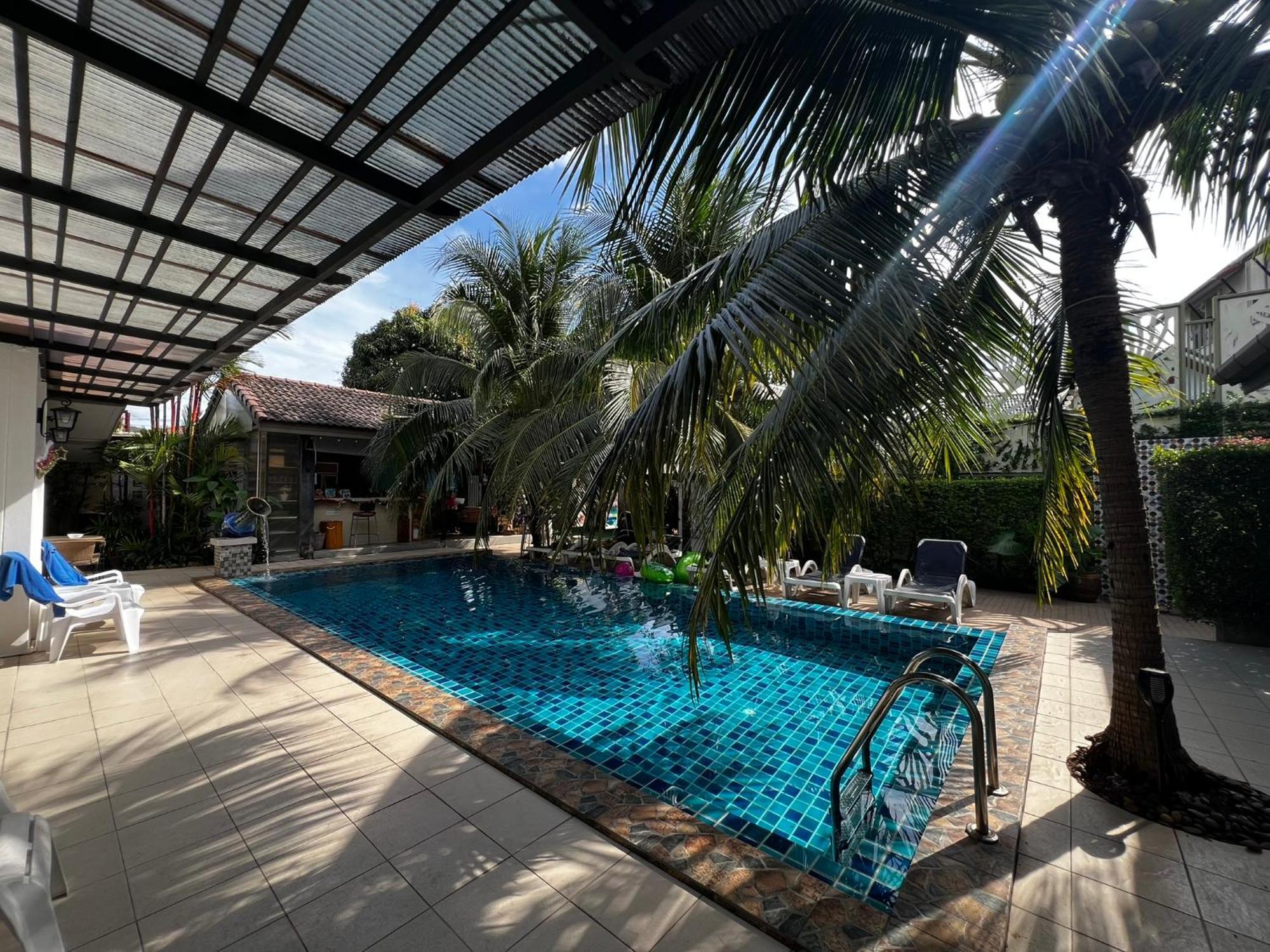 The Snug Airportel - Phuket Airport 3*