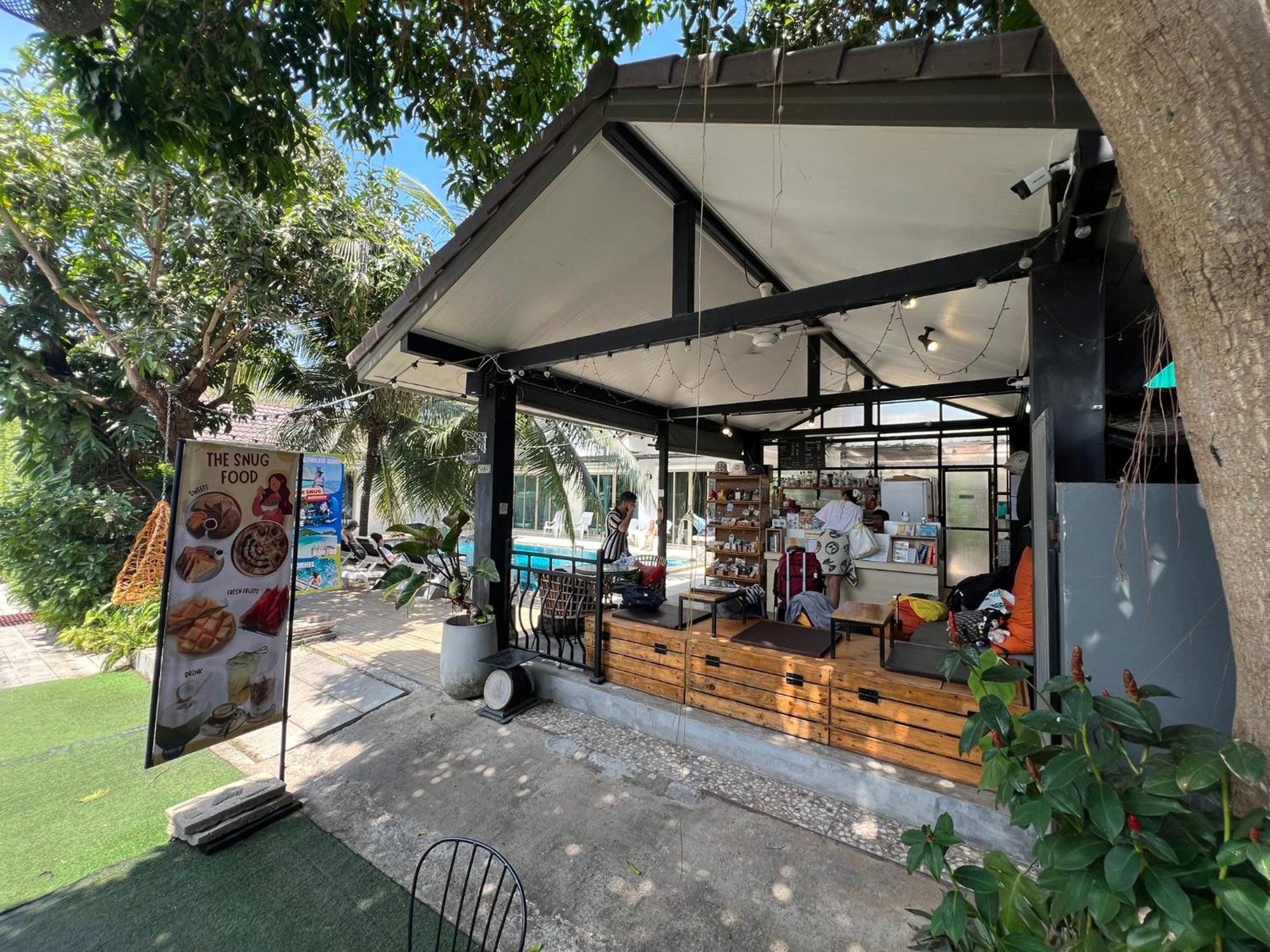 The Snug Airportel - Phuket Airport Nai Yang Beach