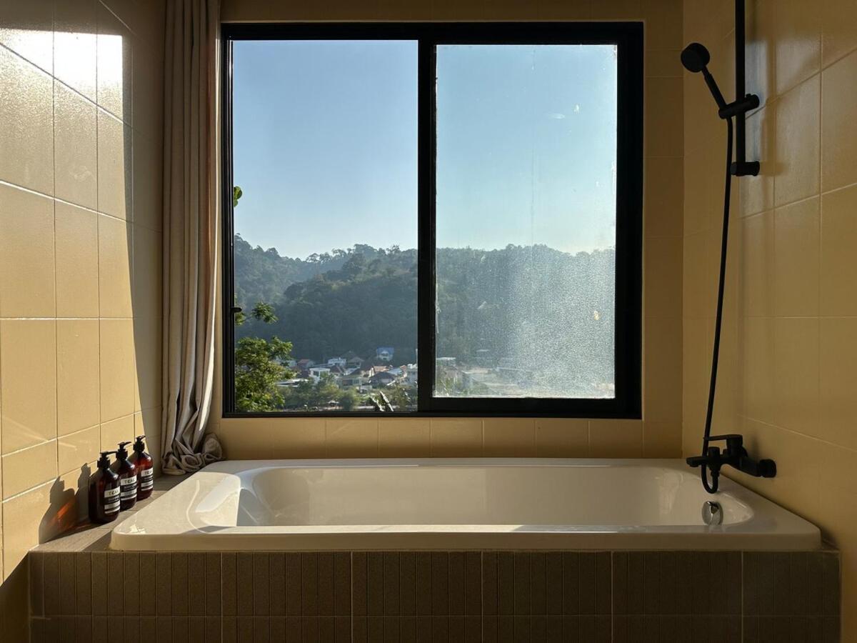Sea View 3br 2nd Floor Apartment *