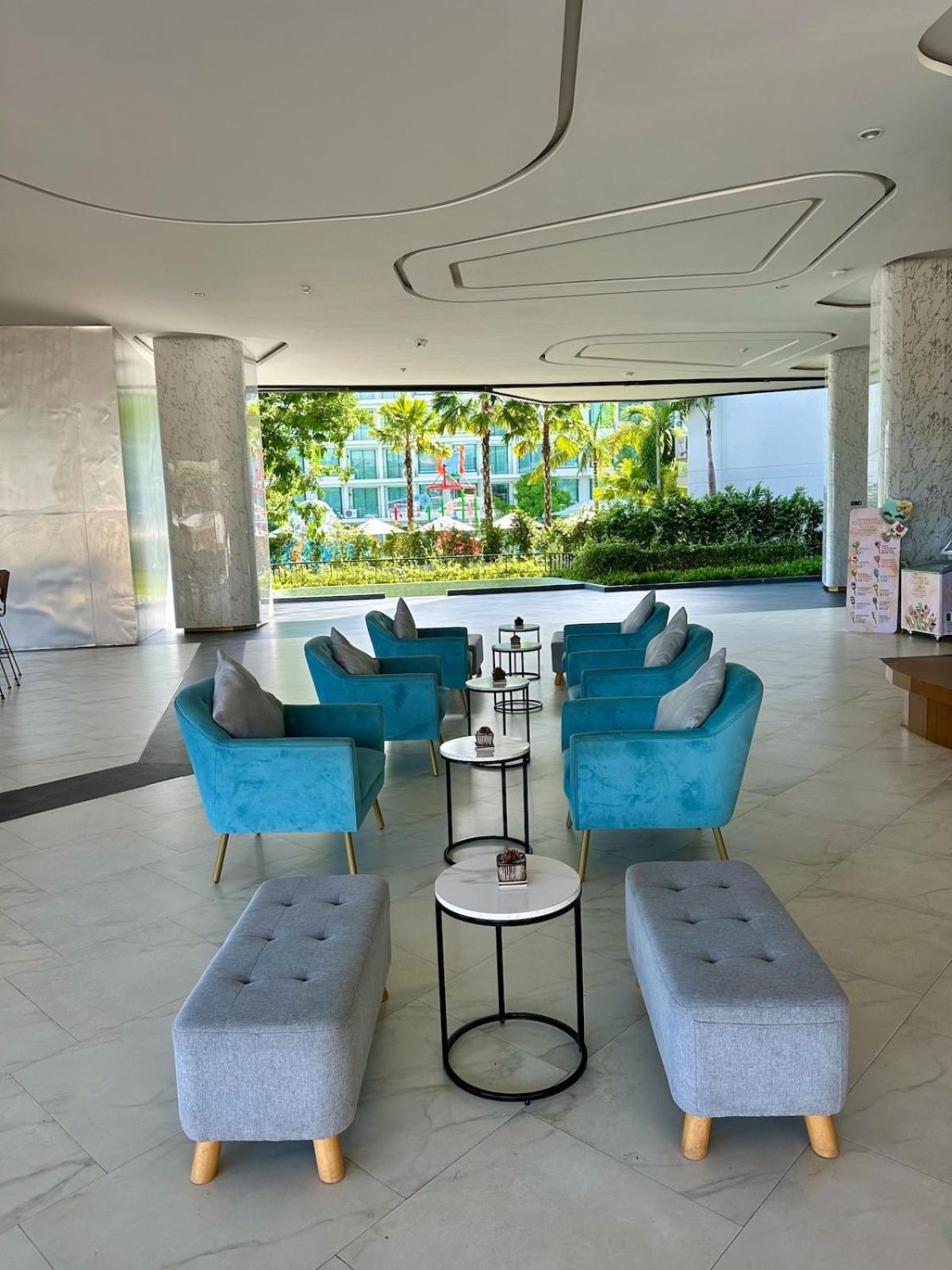 Wonderful View Duplex In La Rawai