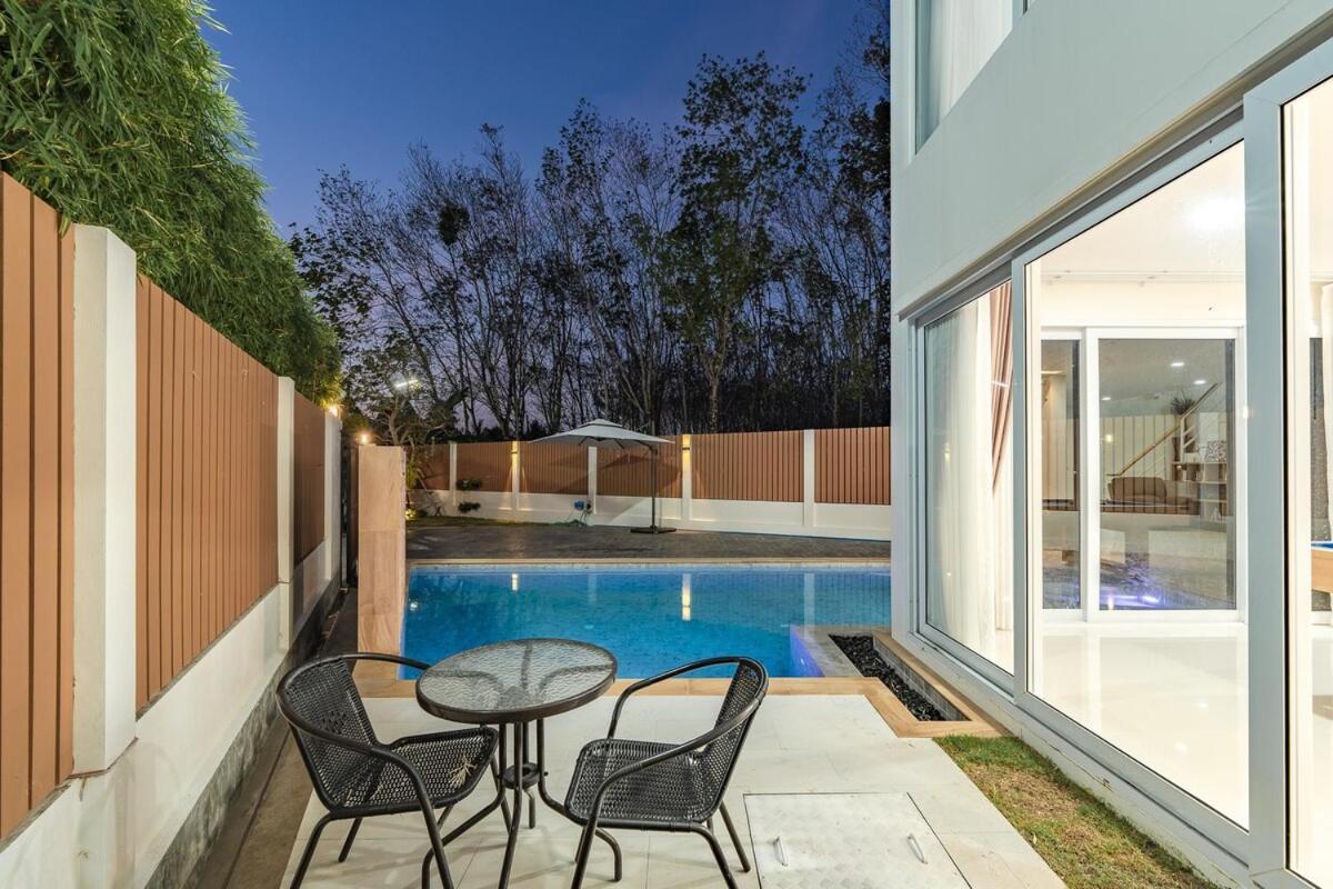 V169 Blue Tree Paradise 3br & Private Pool Villa *