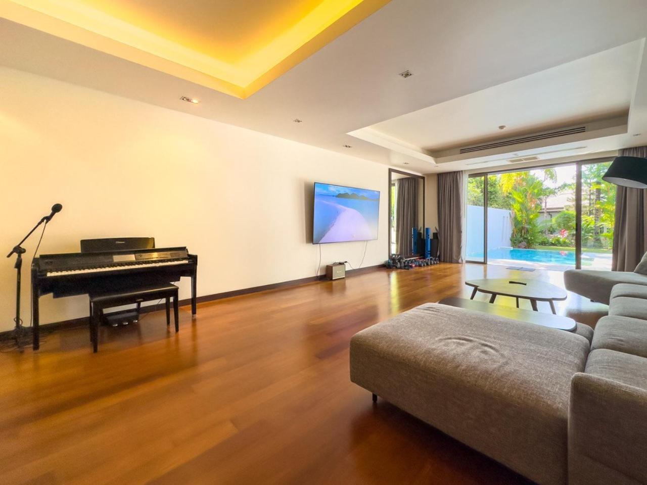 Charming 3-bdr With Pool *
