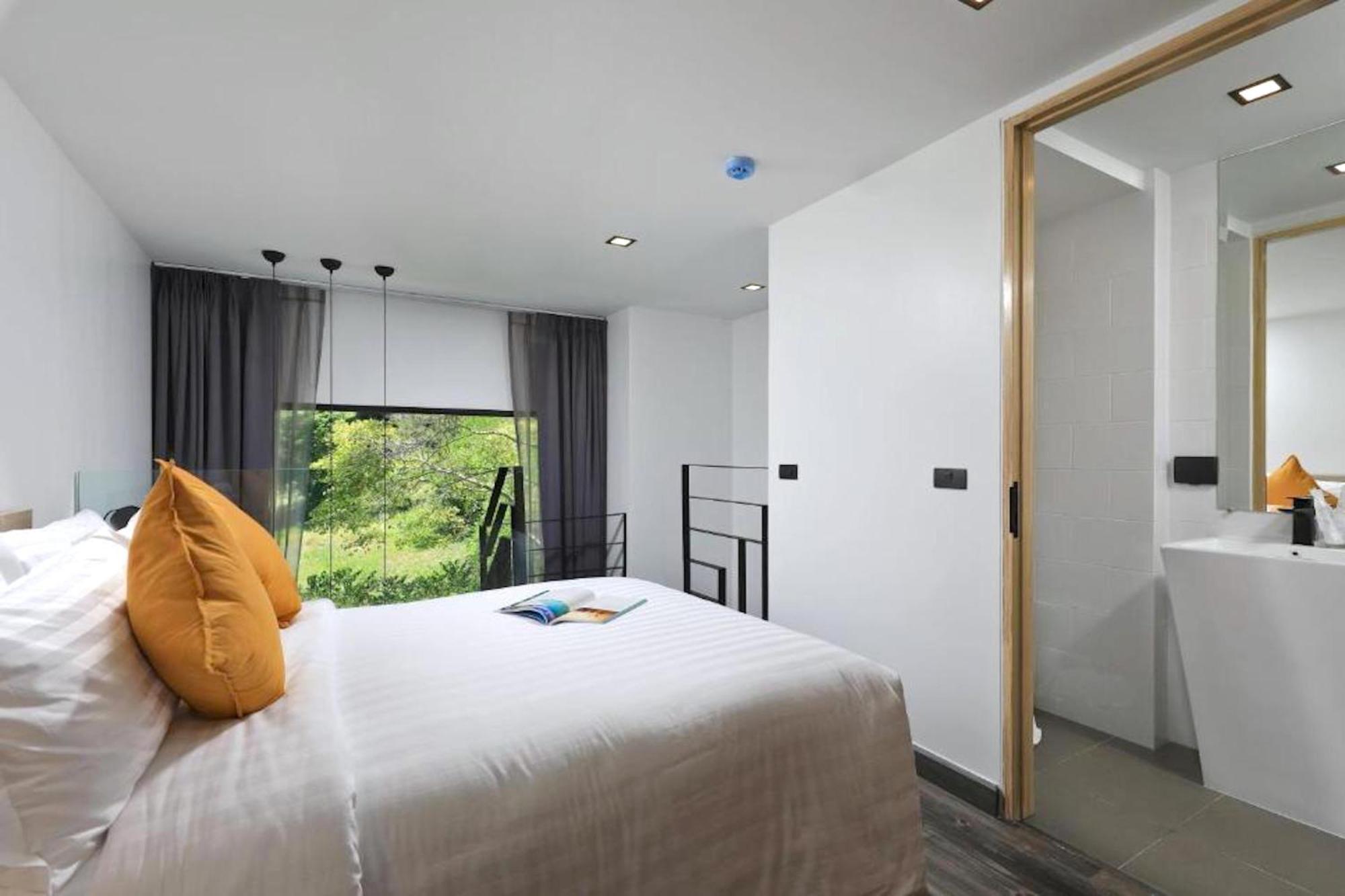 Duplex In Naiharn Near The Beach, Utl B325 Apartment Rawai