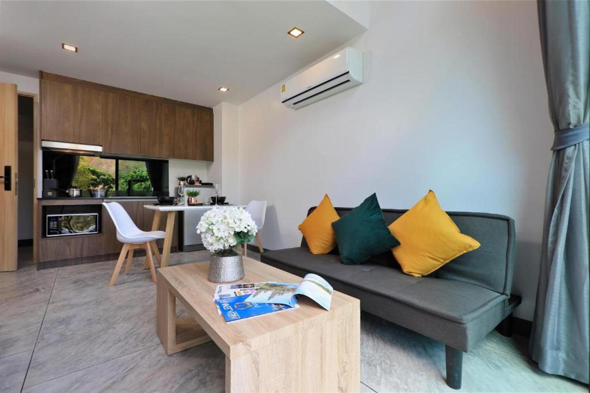 Apartment Duplex In Naiharn Near The Beach, Utl B325