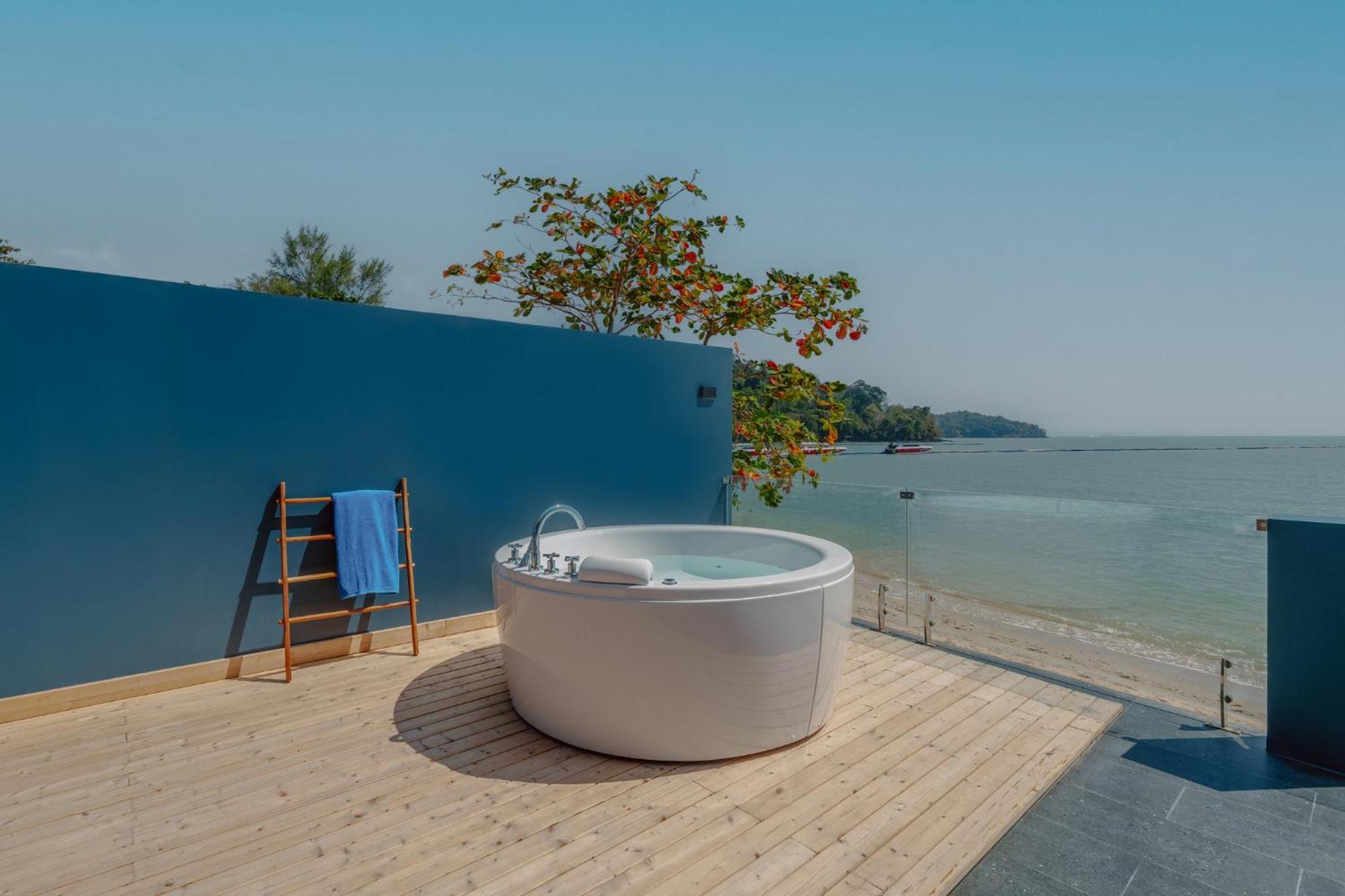 Tide Front - Sha Hotel