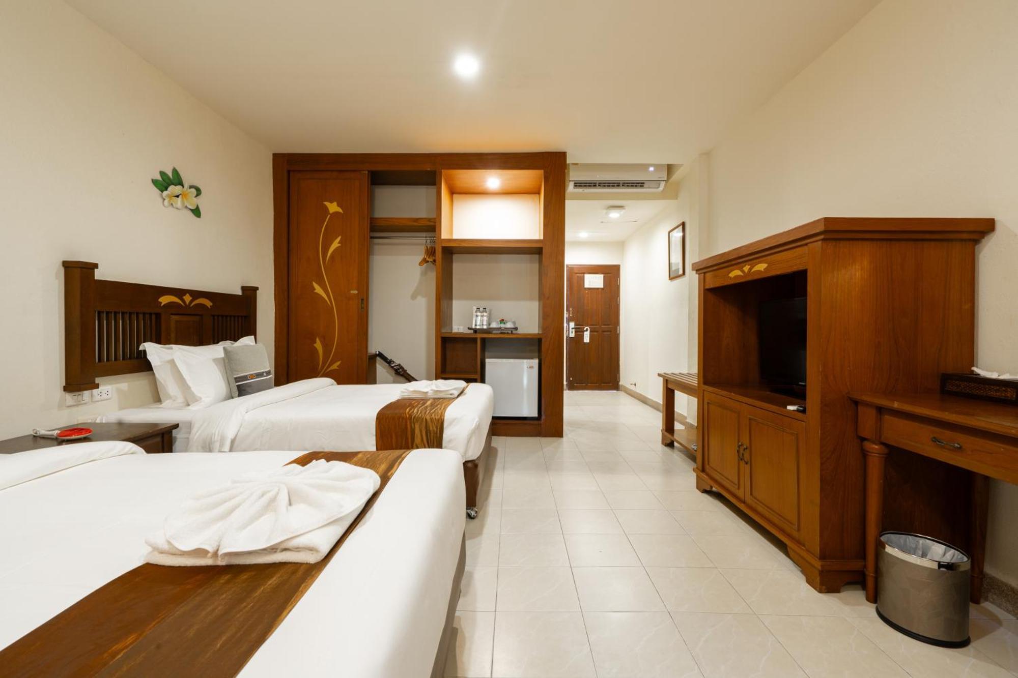 Resort Phuket Leelavadee Hua Ting 4*