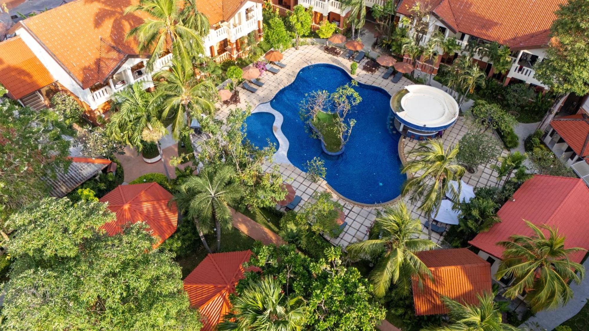 Phuket Leelavadee Hua Ting 4*