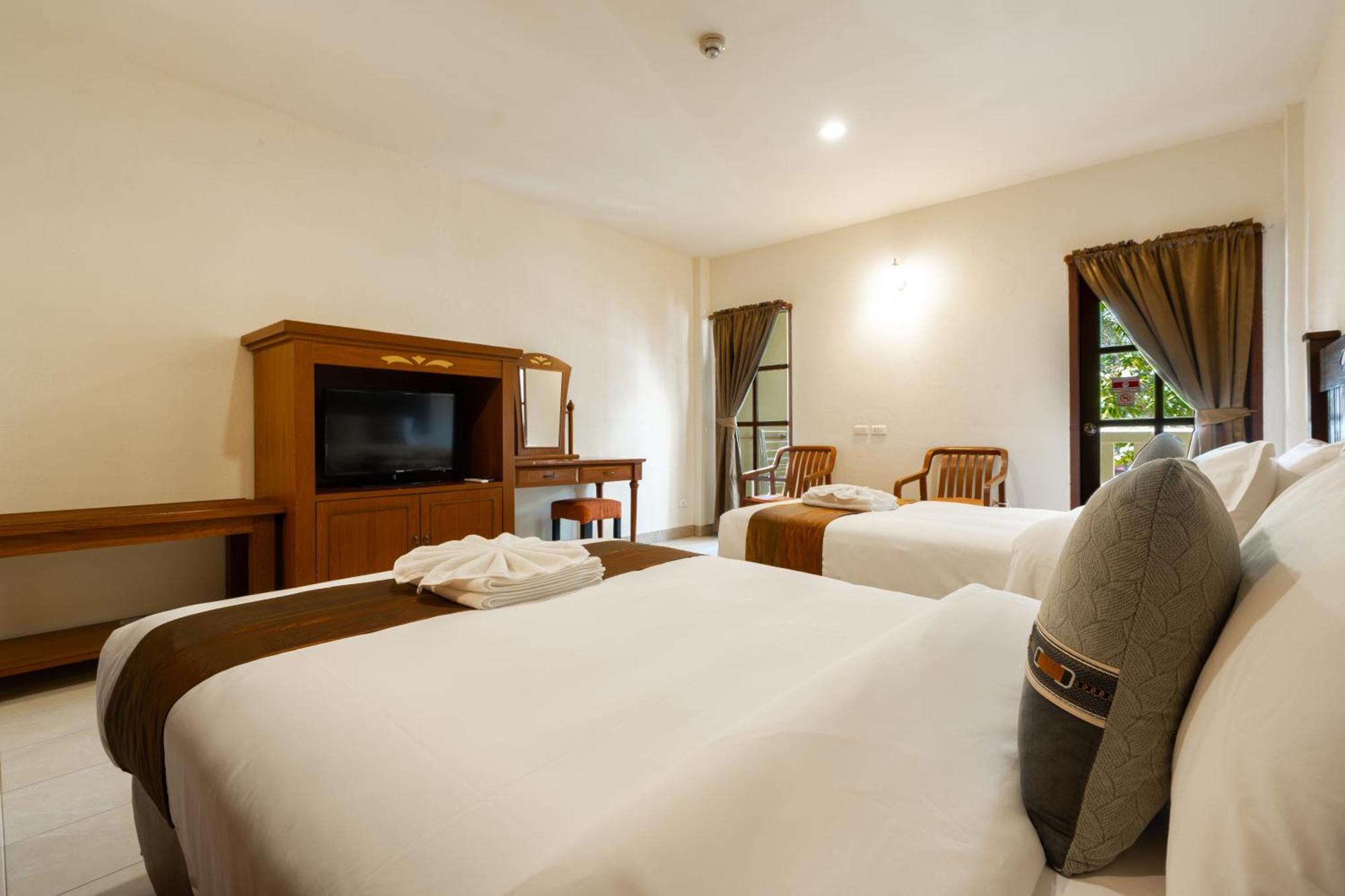 Phuket Leelavadee Hua Ting 4* Patong
