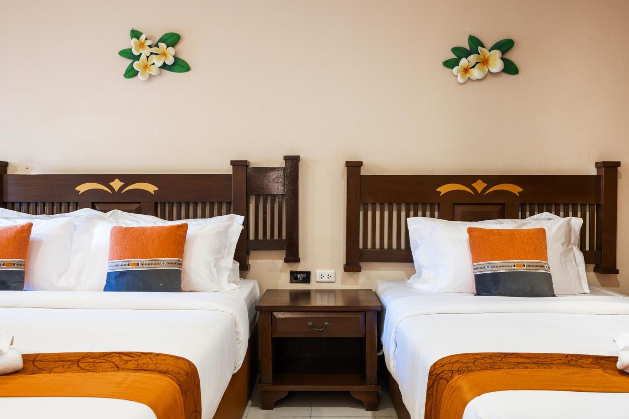 Phuket Leelavadee Hua Ting Resort 4*