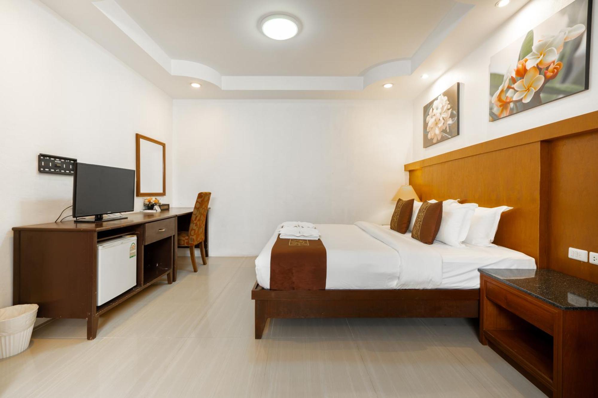Phuket Leelavadee Hua Ting Resort