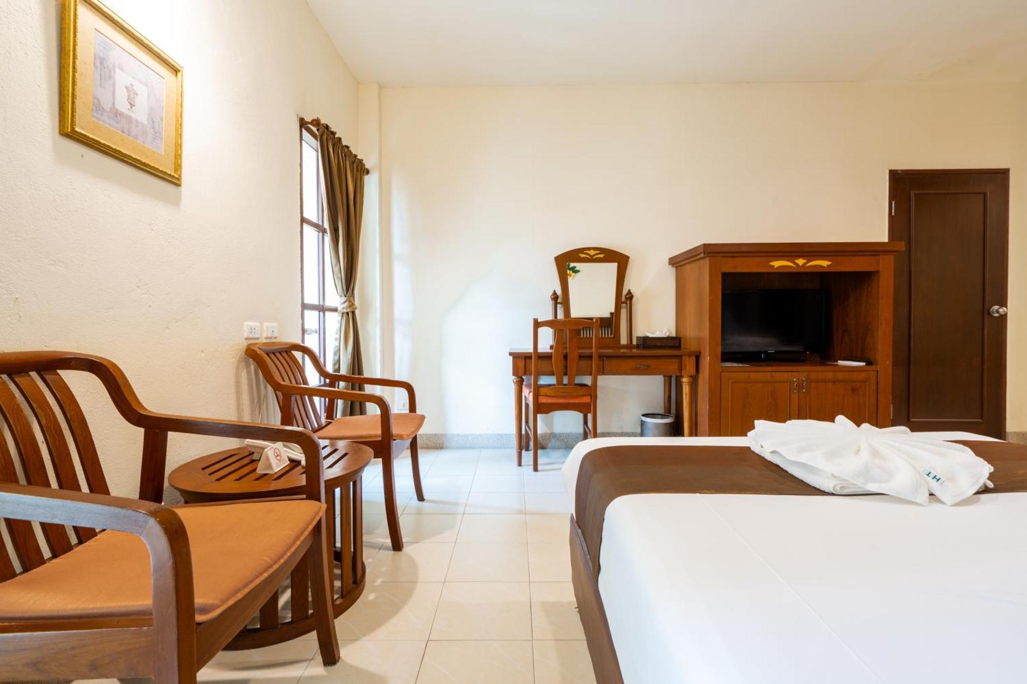 Phuket Leelavadee Hua Ting 4* Patong