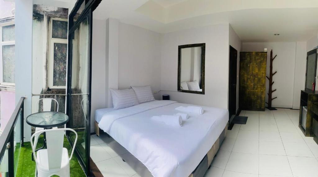 Beachwalk Hotel 2*