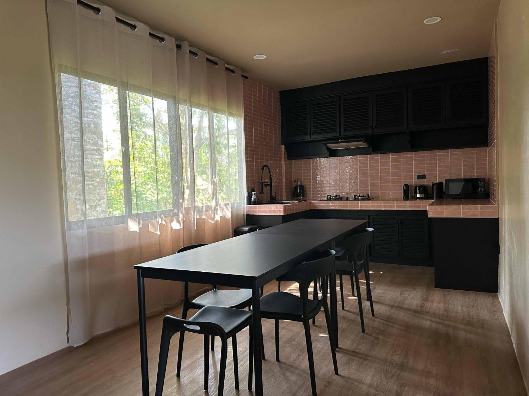 Sea View 3br 2nd Floor Apartment